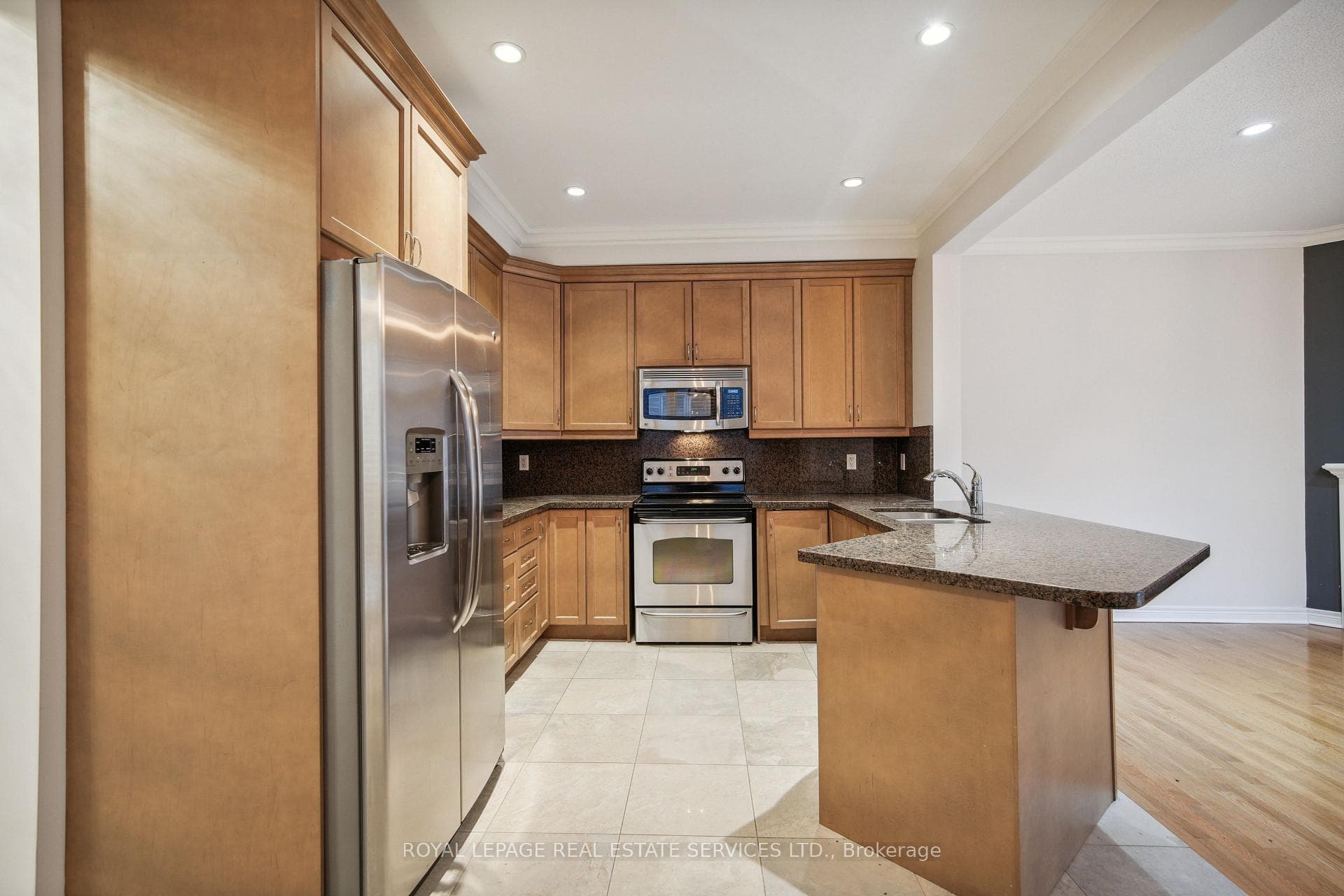 2097 Tovell Drive photo 6