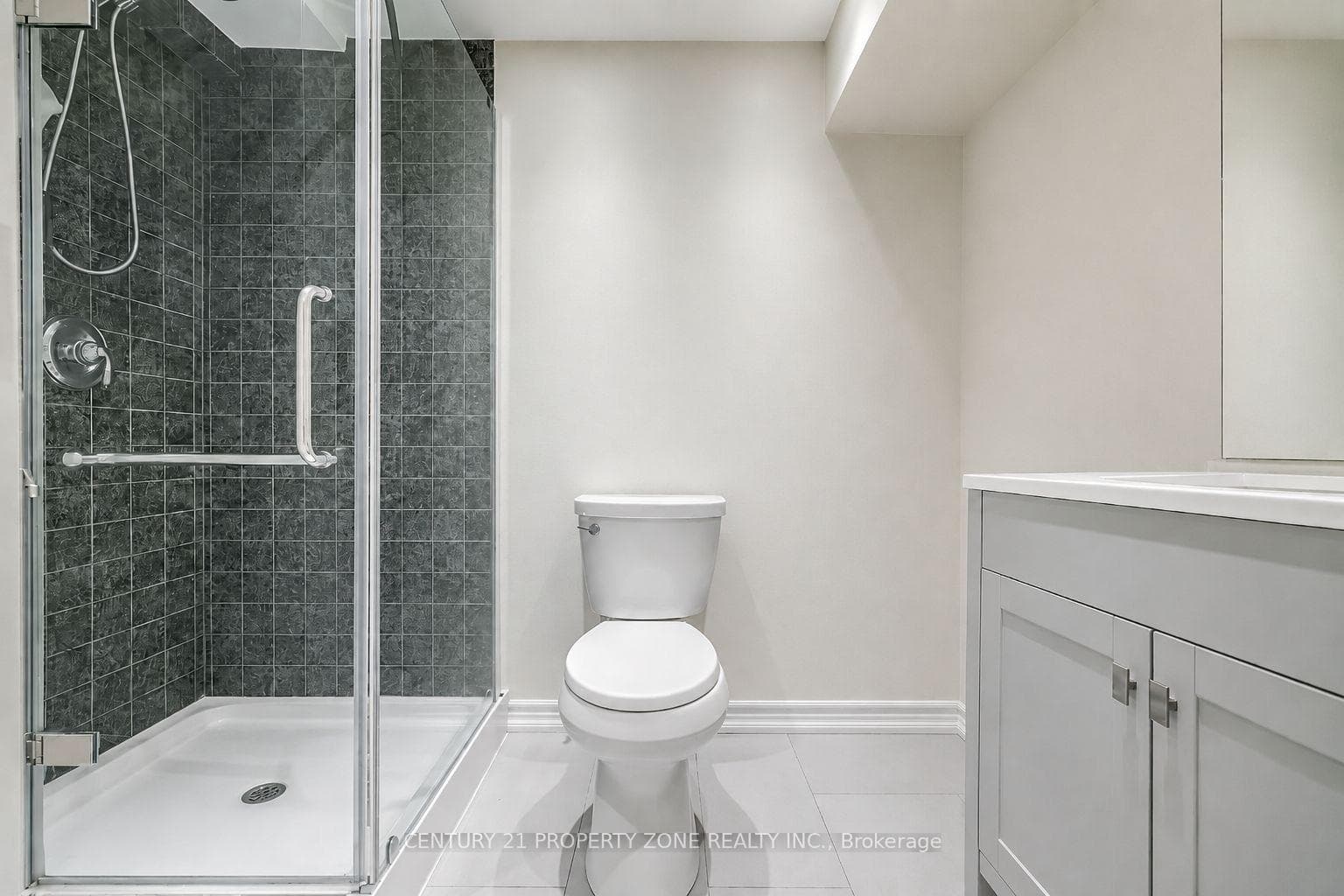 27 Madrid Crescent photo 32
