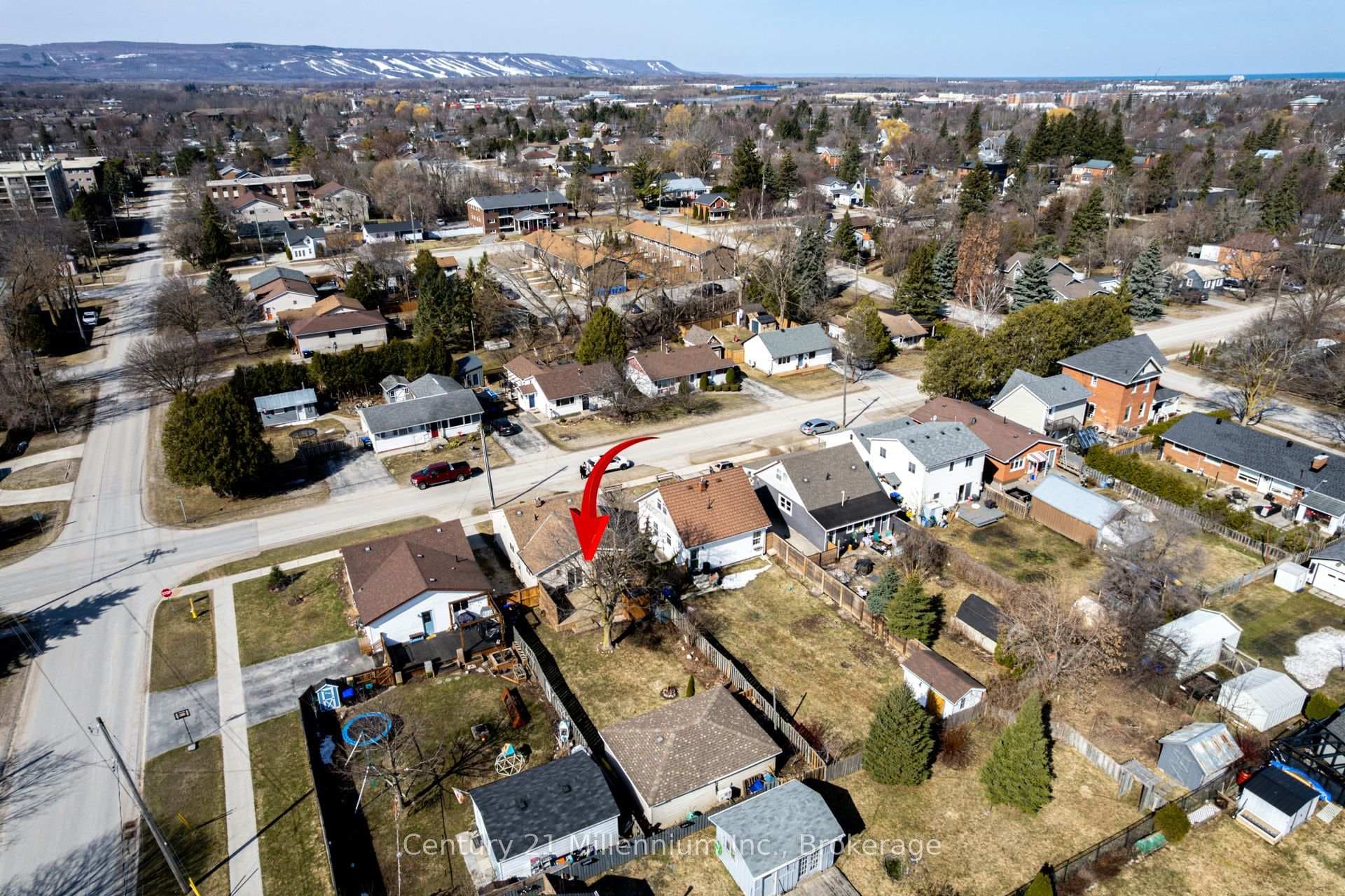 453 Birch Street photo 33