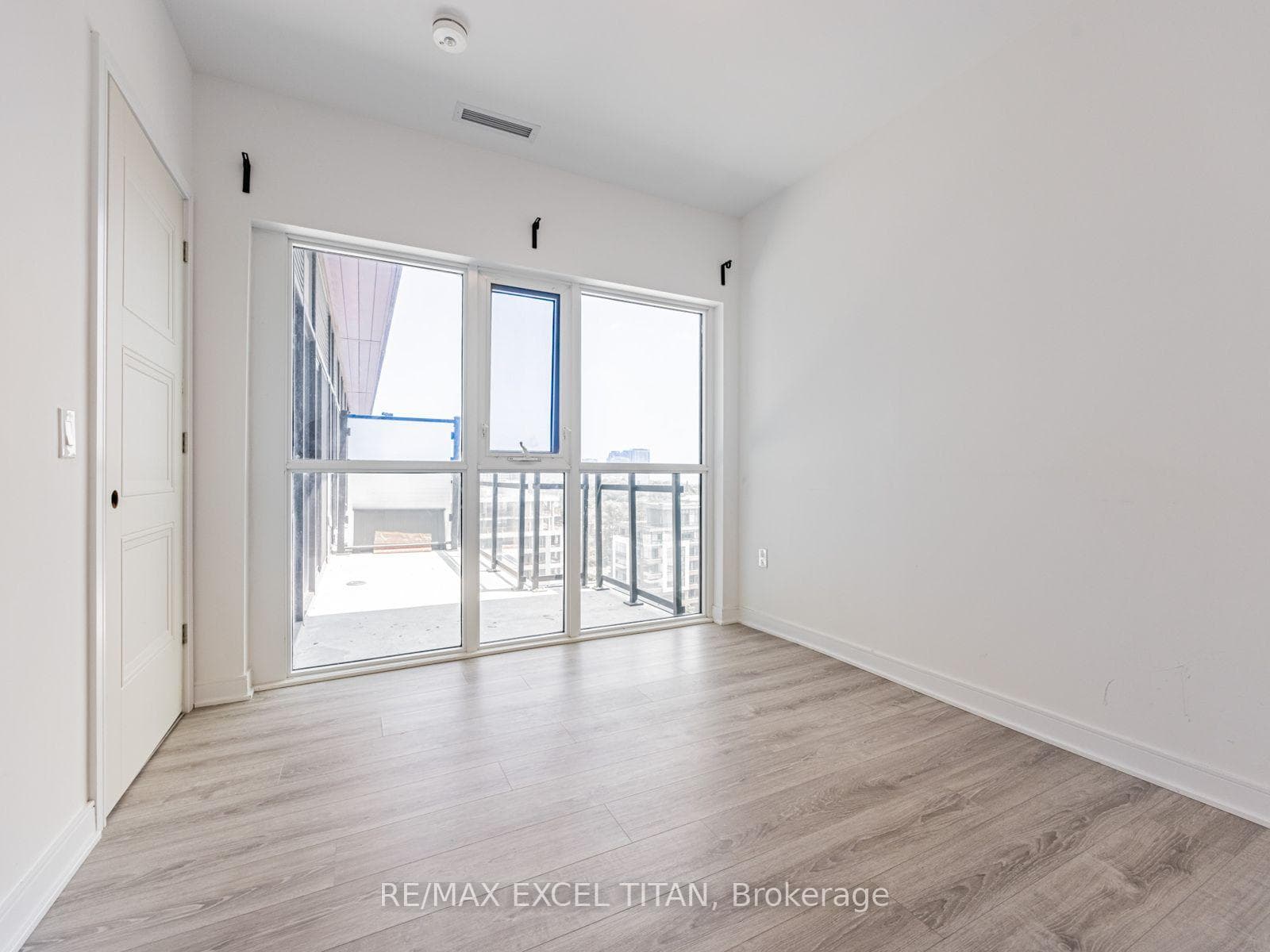 25 Neighbourhood Lane Unit 1012 photo 14