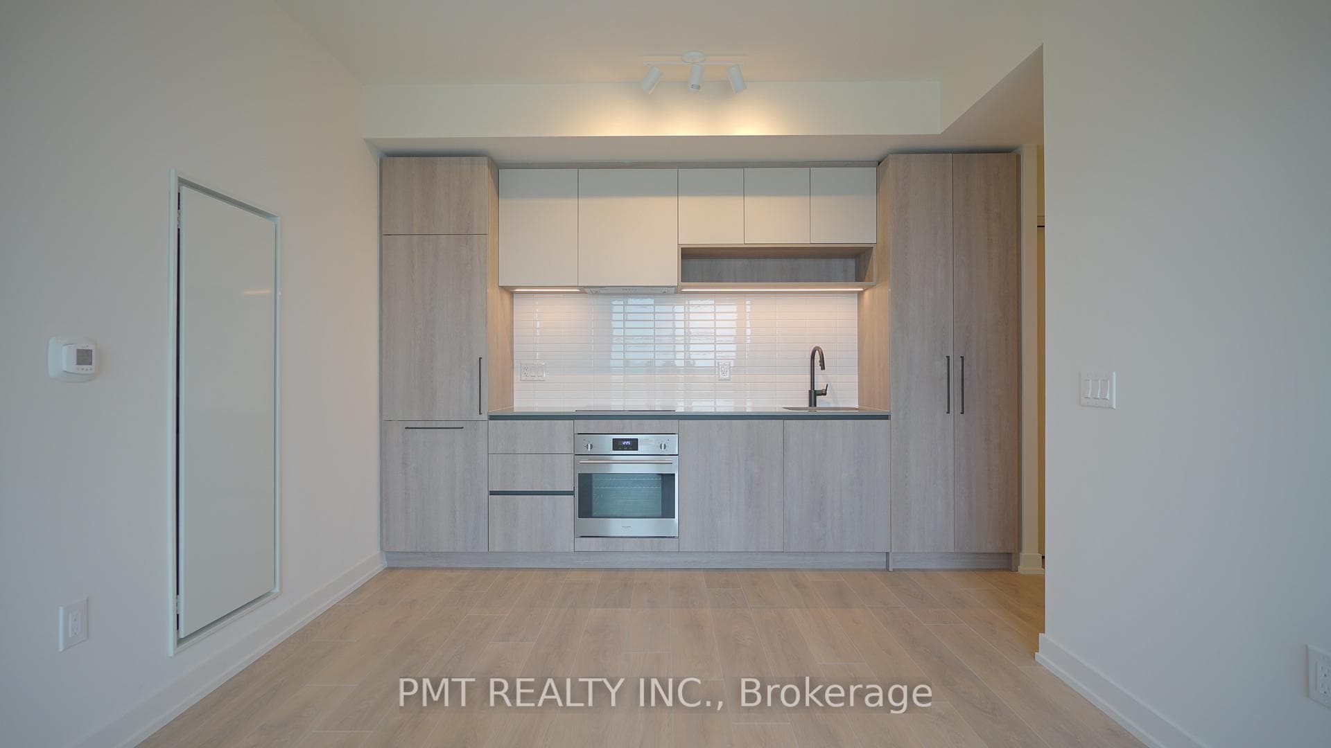 181 Sterling Road Unit 1411 photo 2