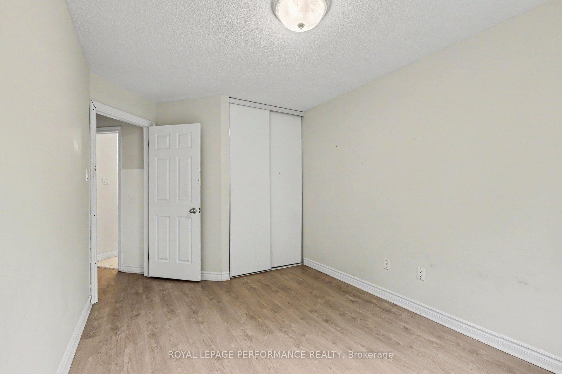 8 Southport Drive photo 20