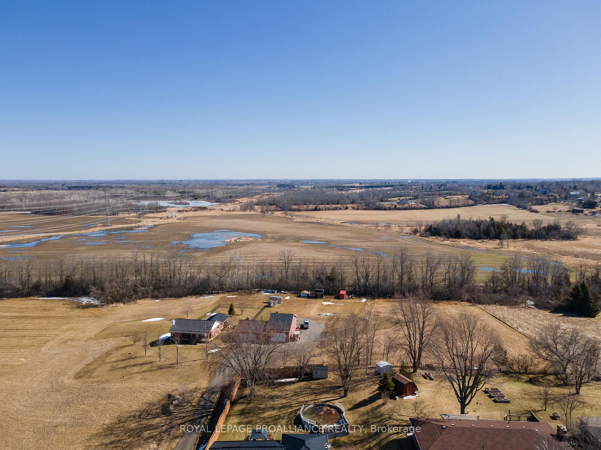 1688 Wallbridge Loyalist Road photo 36