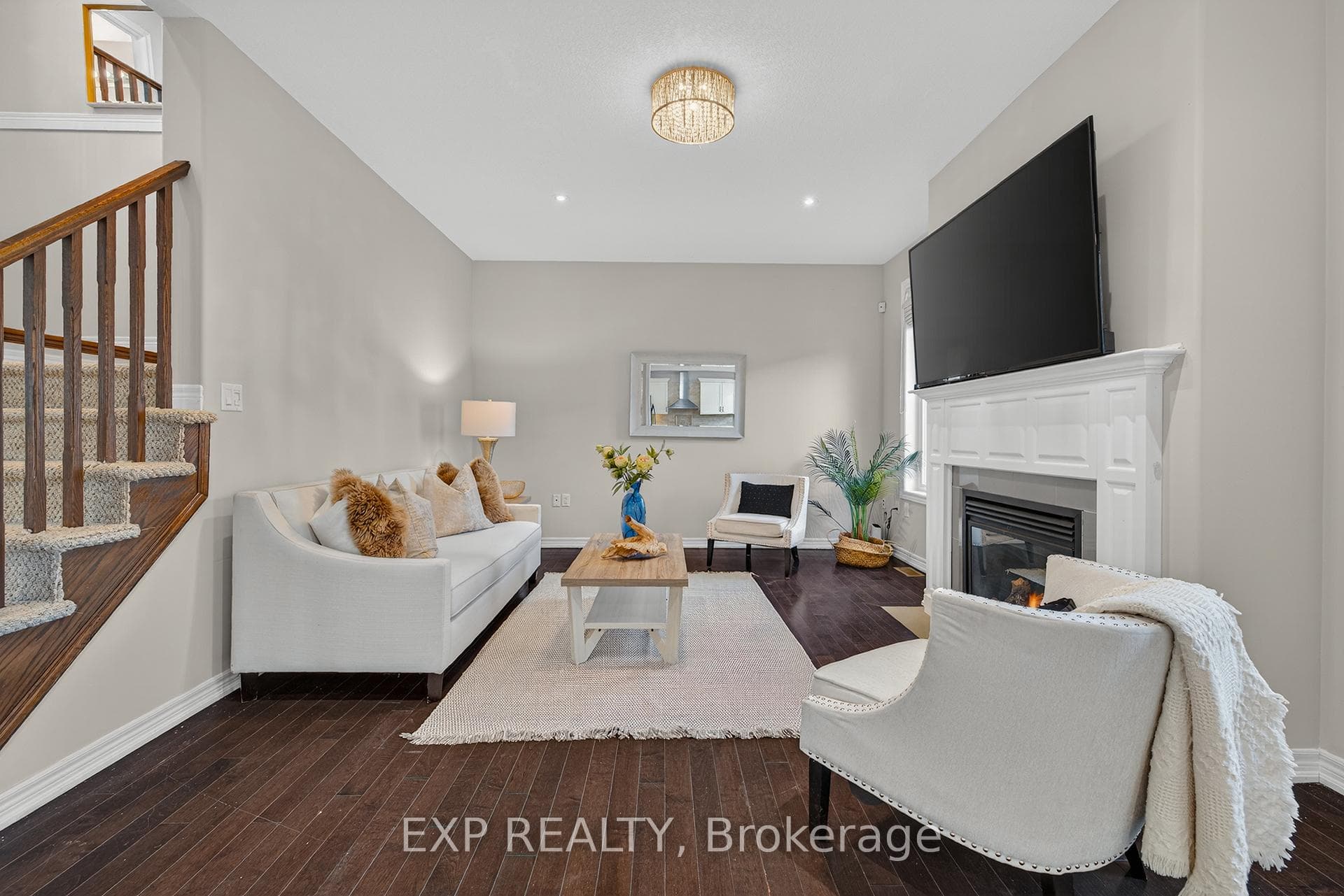 100 Garinger Crescent photo 8