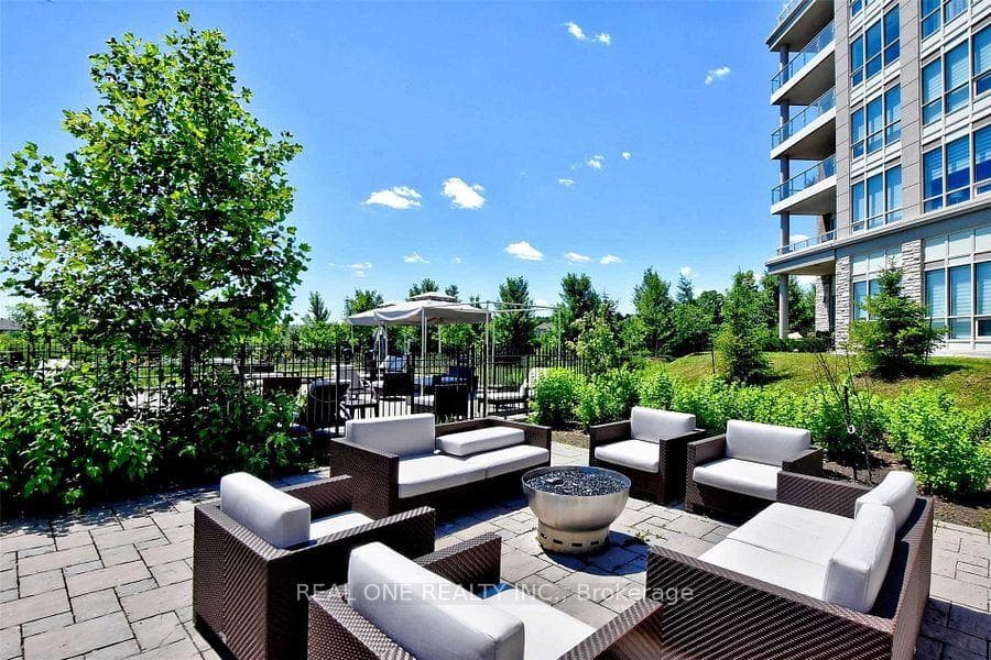 15 Stollery Pond Crescent Unit 612 photo 41