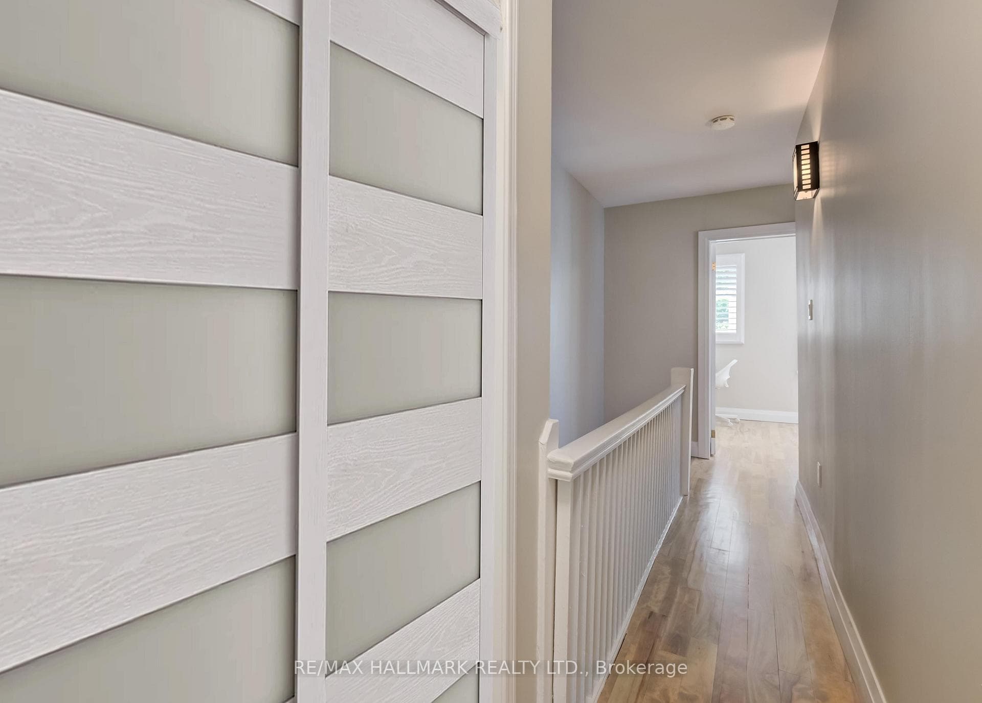 2nd Floor Landing w/double closet