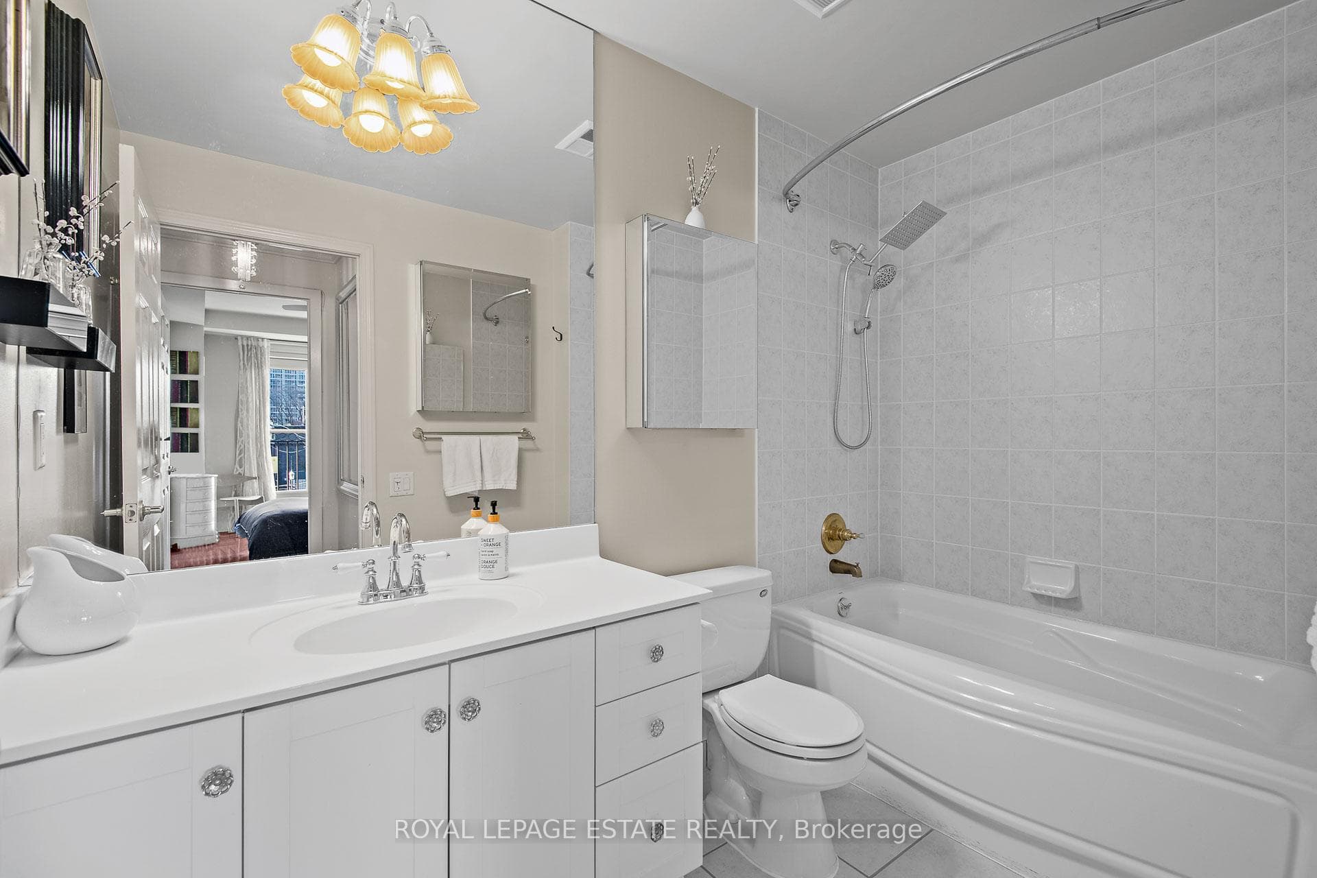 120 Lombard Street Unit 301 photo 14