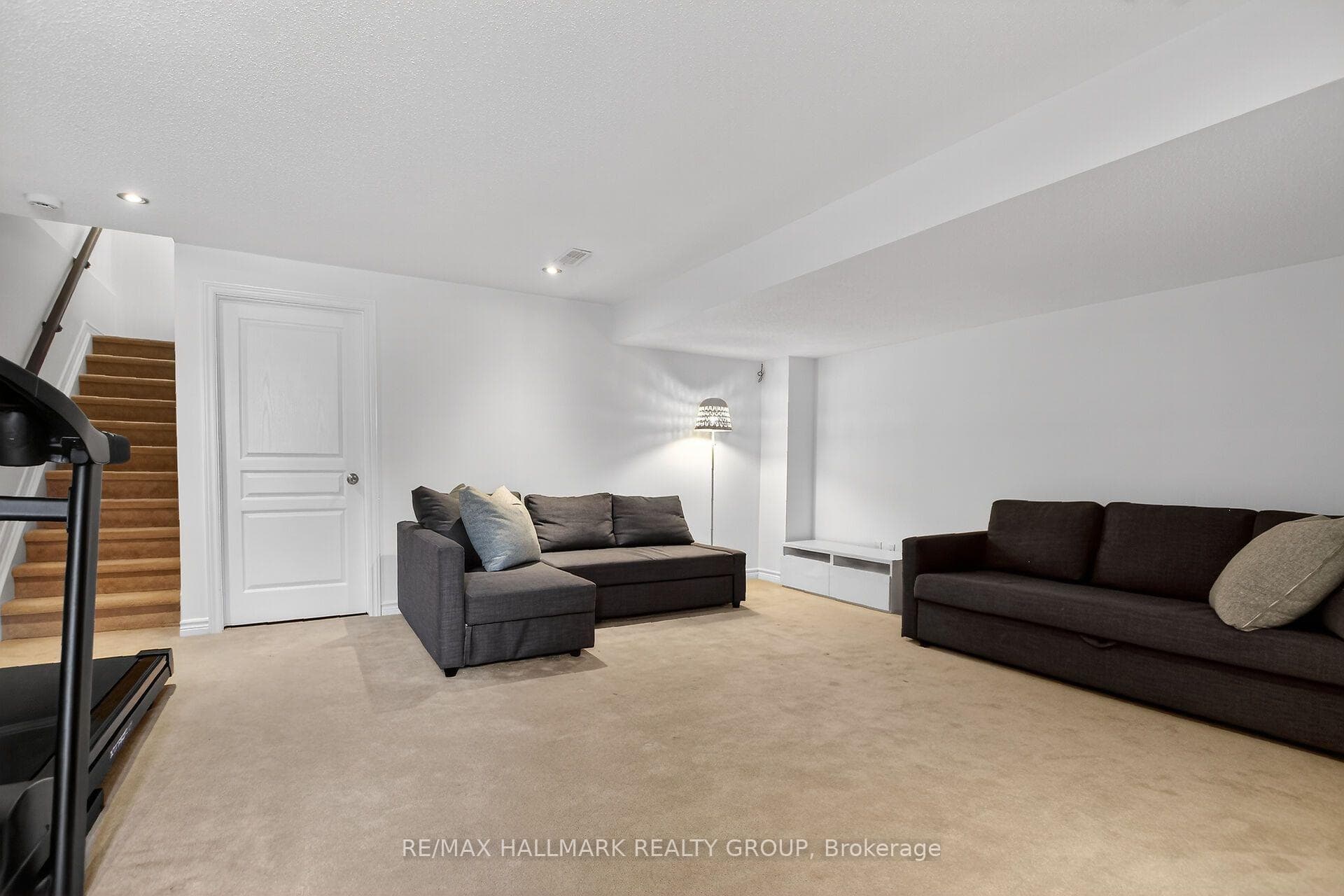 450 Sultan Street photo 39