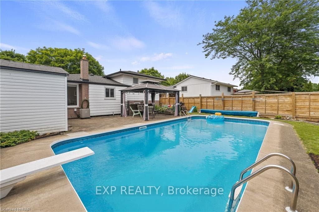22 SHERMAN Drive photo 39