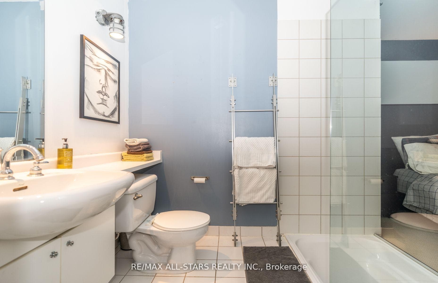 155 Dalhousie Street Unit 827 photo 12