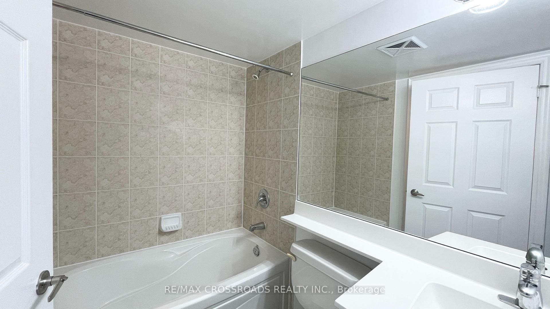25 Greenview Avenue Unit 2028 photo 18