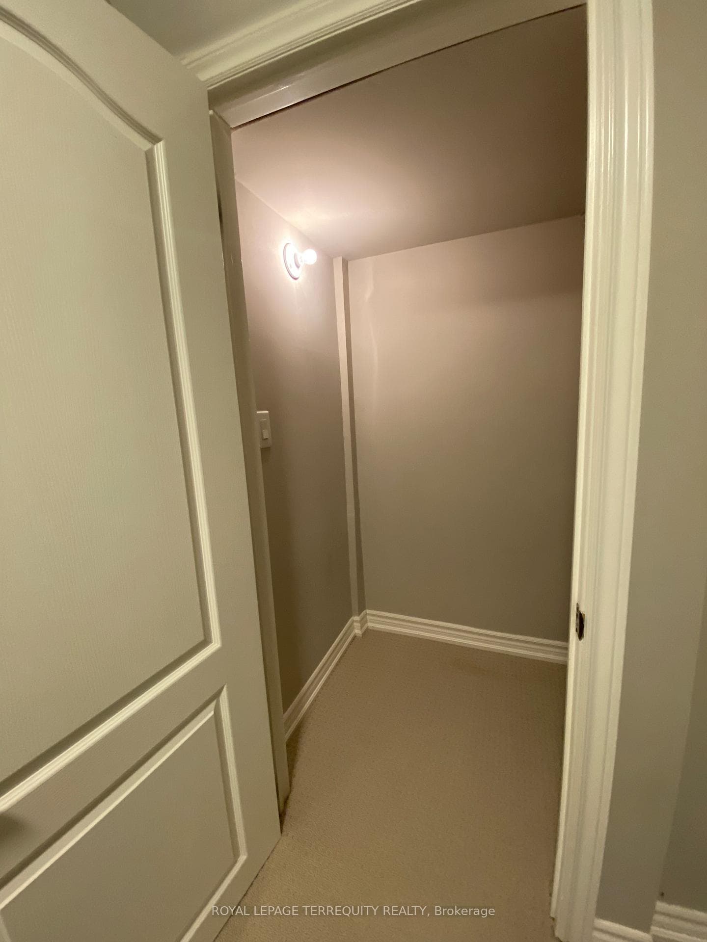 20B Lunness Road Unit Lower photo 9