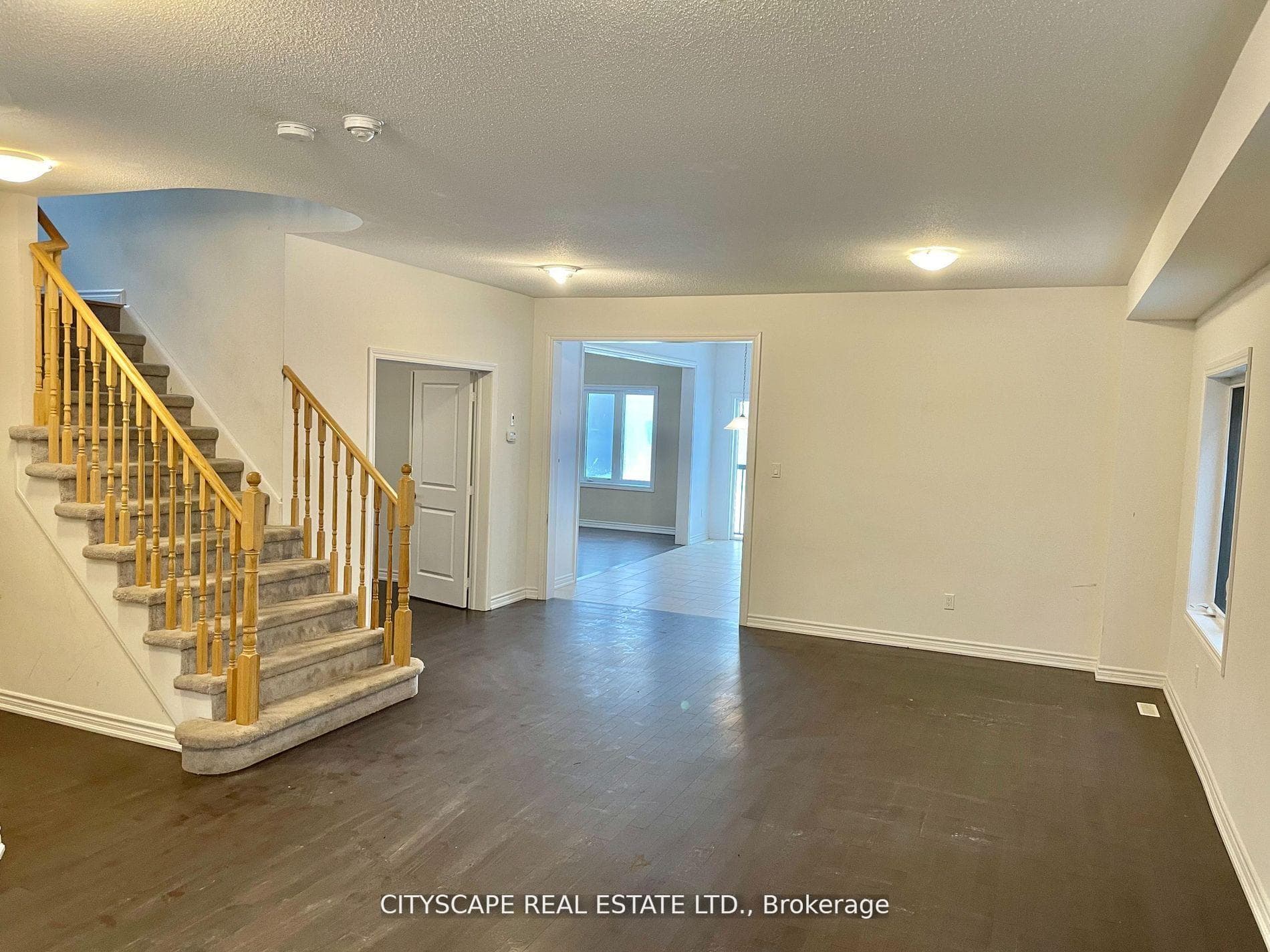 313 Van Dusen Avenue photo 8