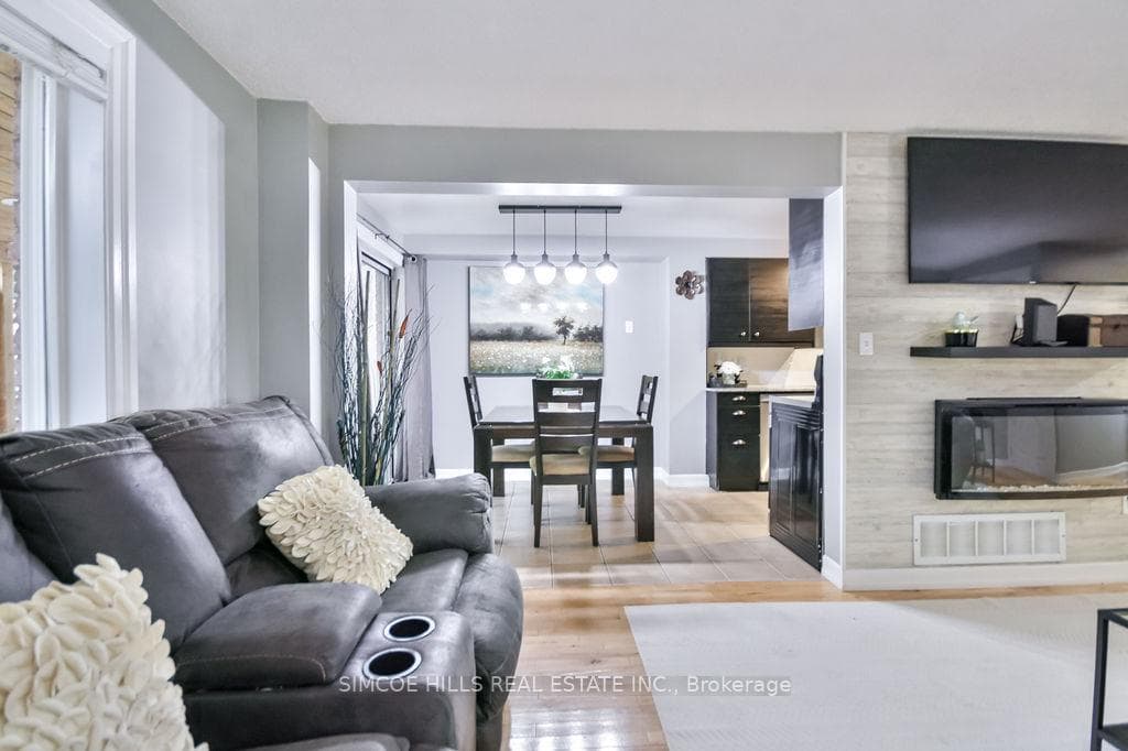 13 Seymour Crescent photo 7