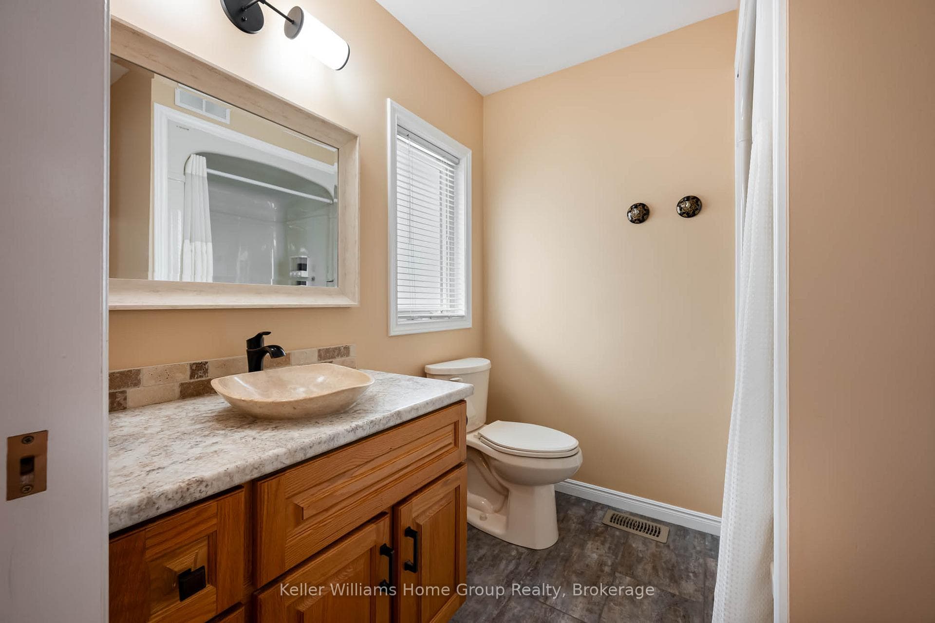 550 MAPLE Avenue photo 33