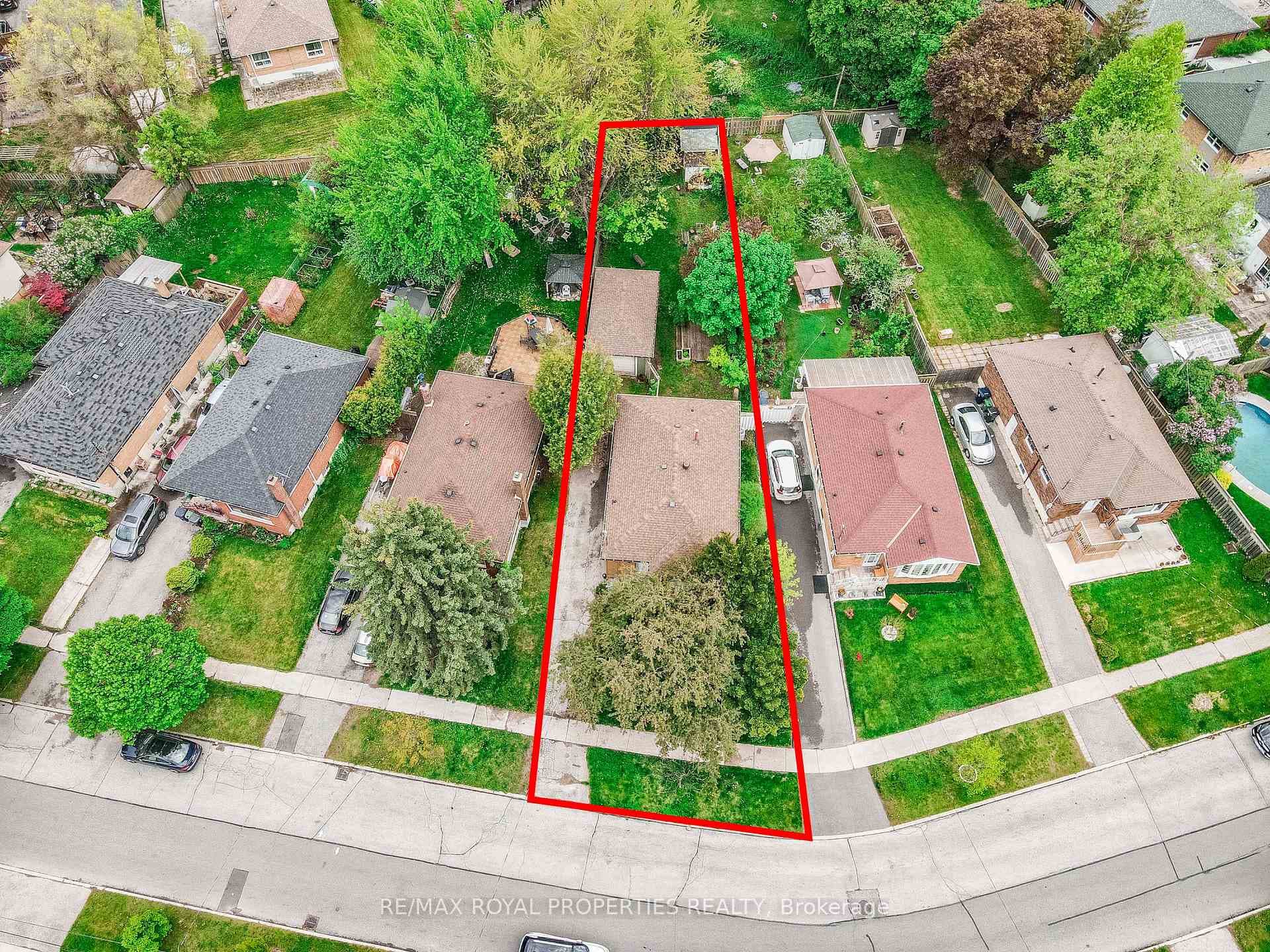 112 Mossbank Drive photo 33