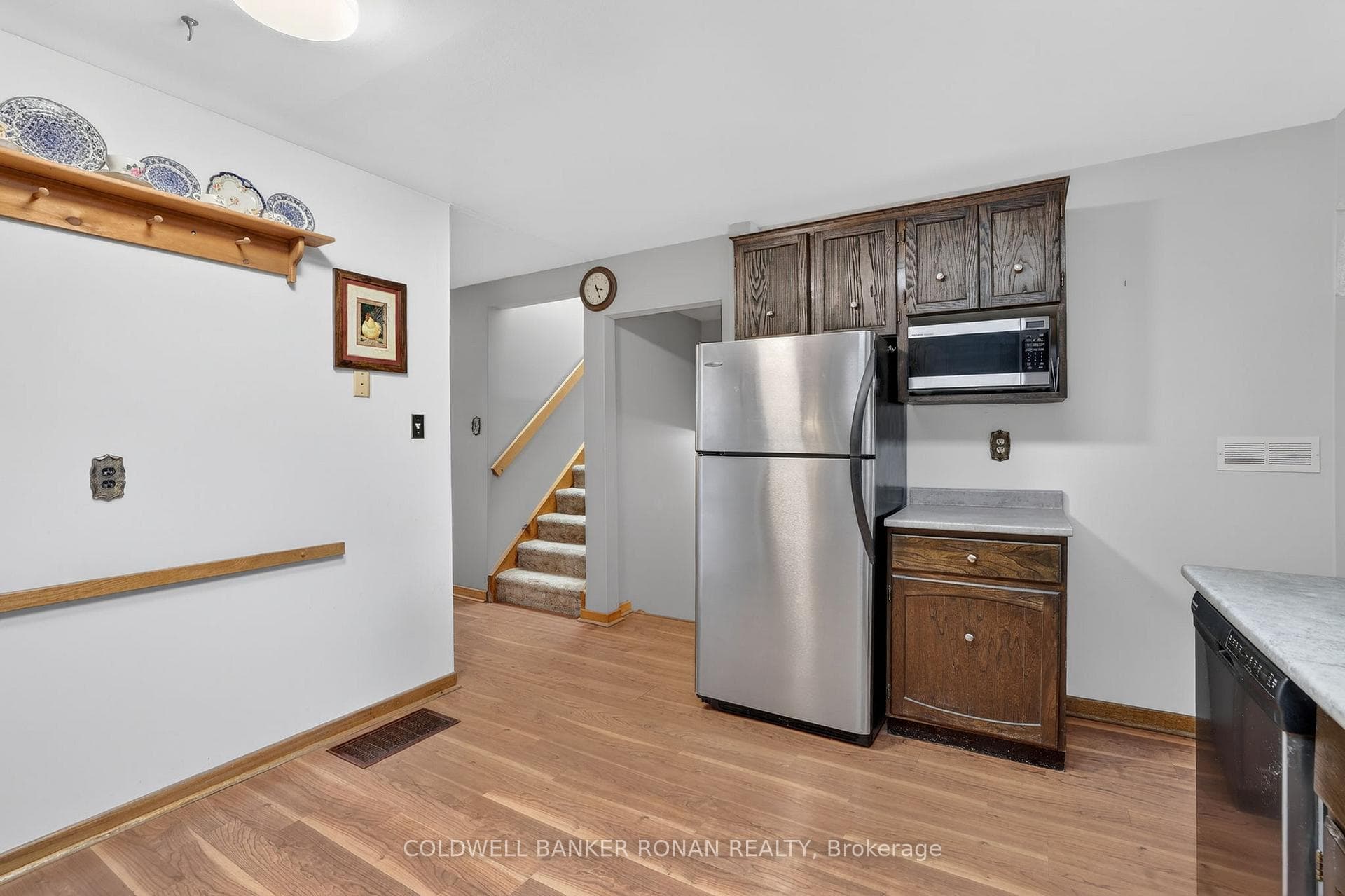 56 Lakeland Crescent photo 7