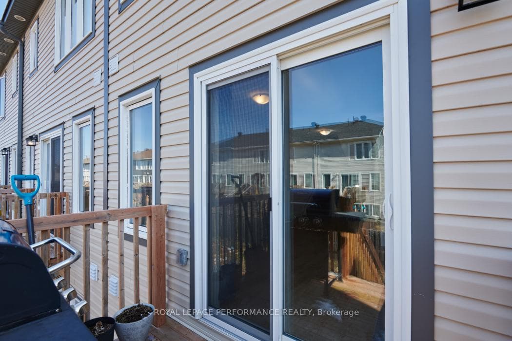 30 WHITCOMB Crescent photo 31