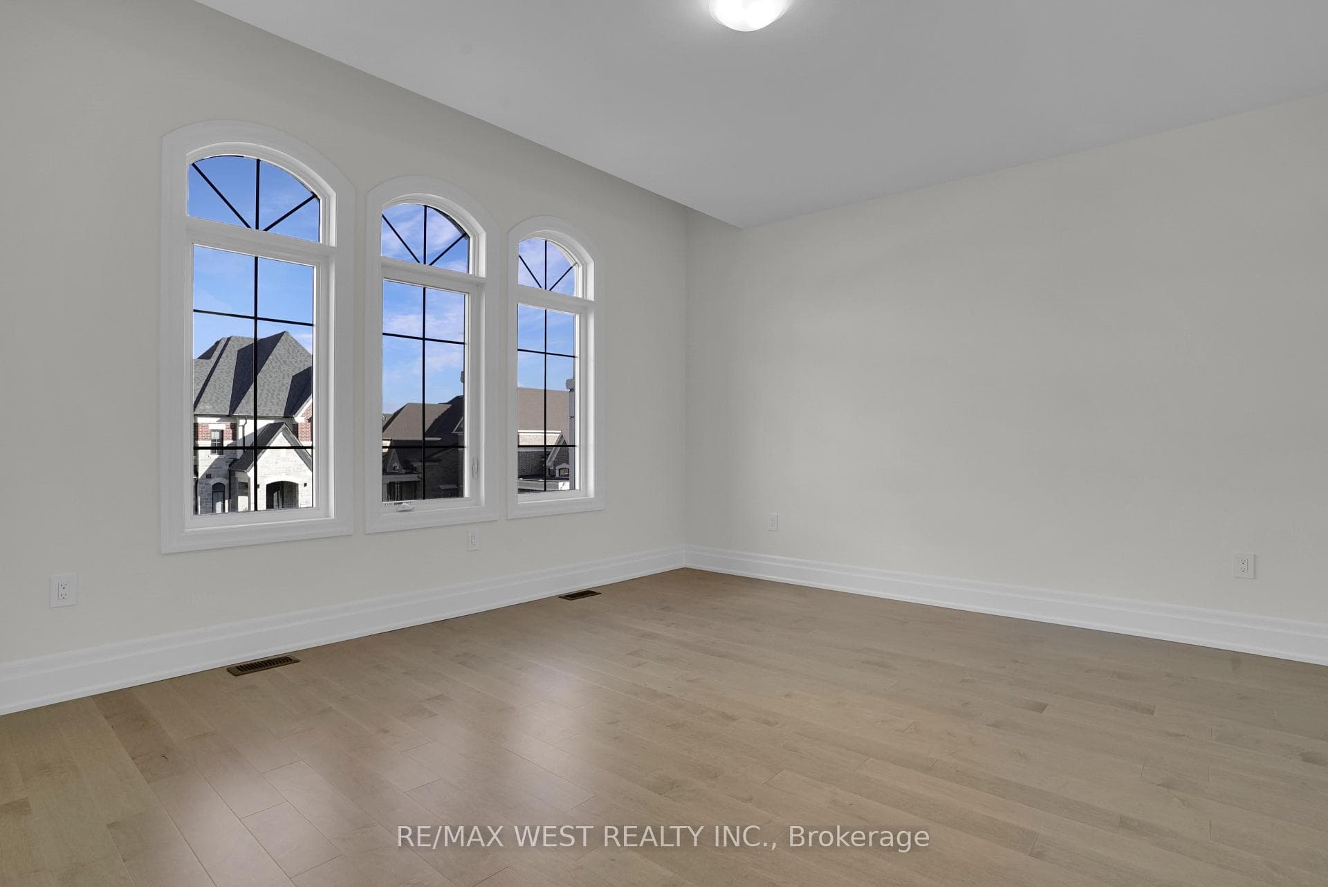 46 Enclave Court photo 24