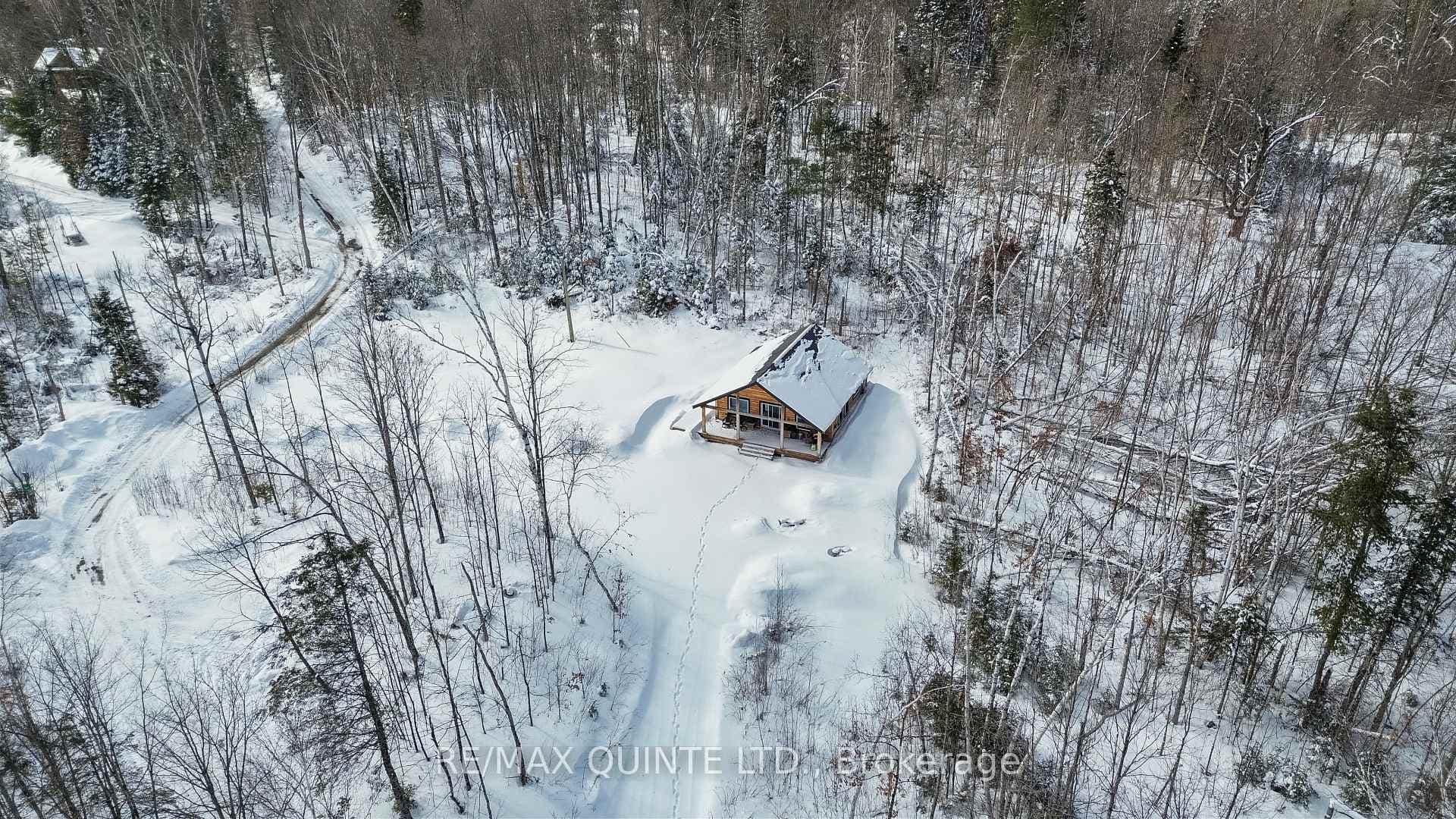 34 Elm Lane photo 3