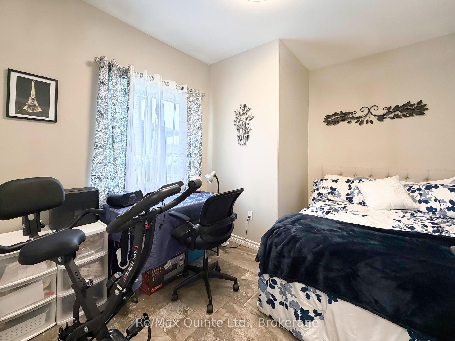76 Ridgeway Place photo 9
