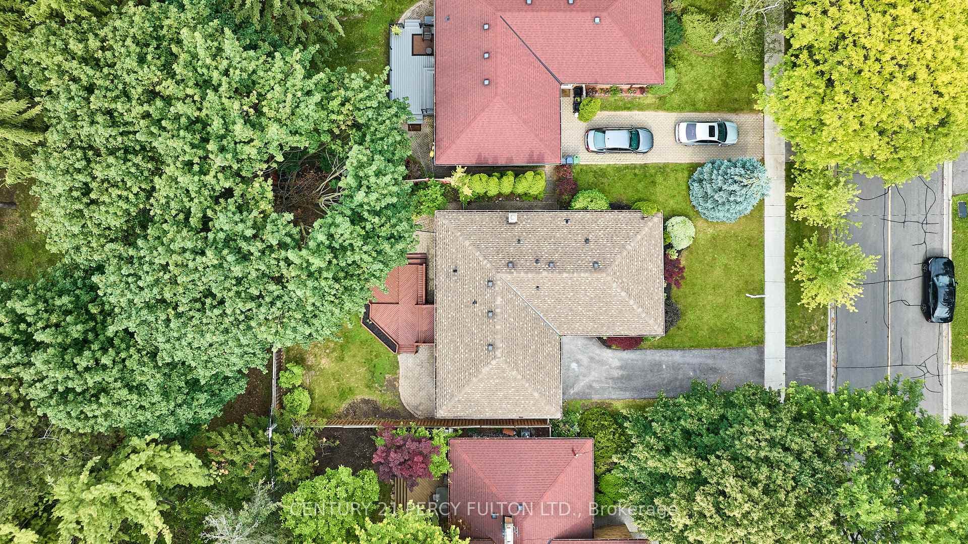 56 Broadlands Boulevard photo 38