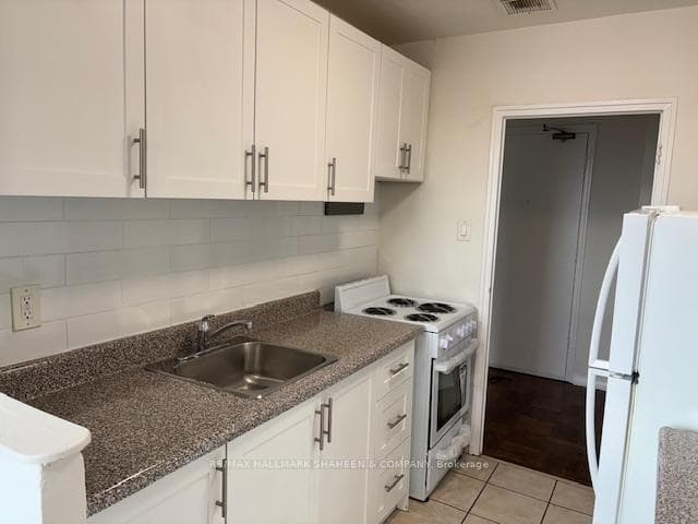 2 Kinsdale Boulevard Unit 311 photo 5