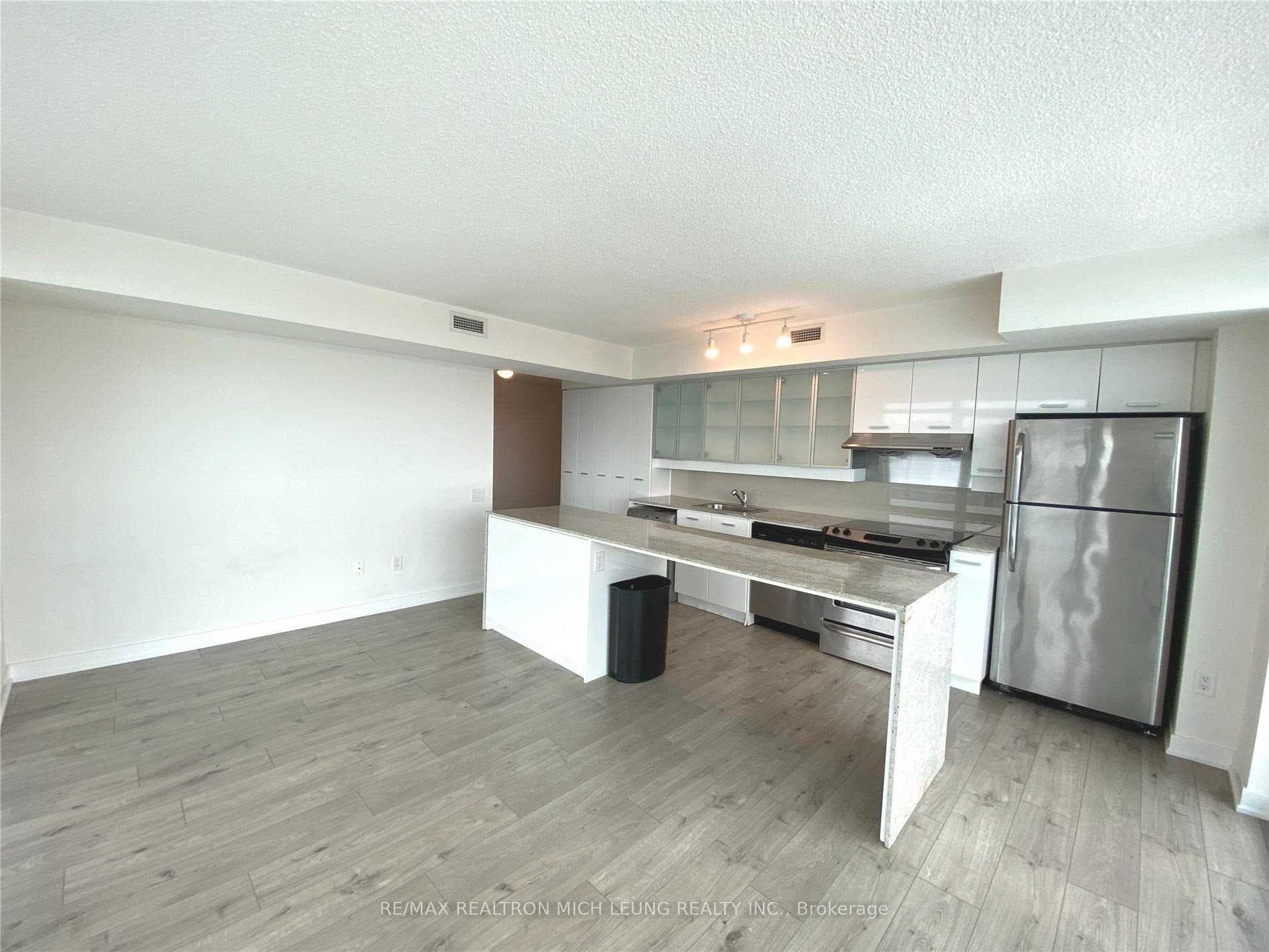 33 Singer Court Unit 1002 photo 13