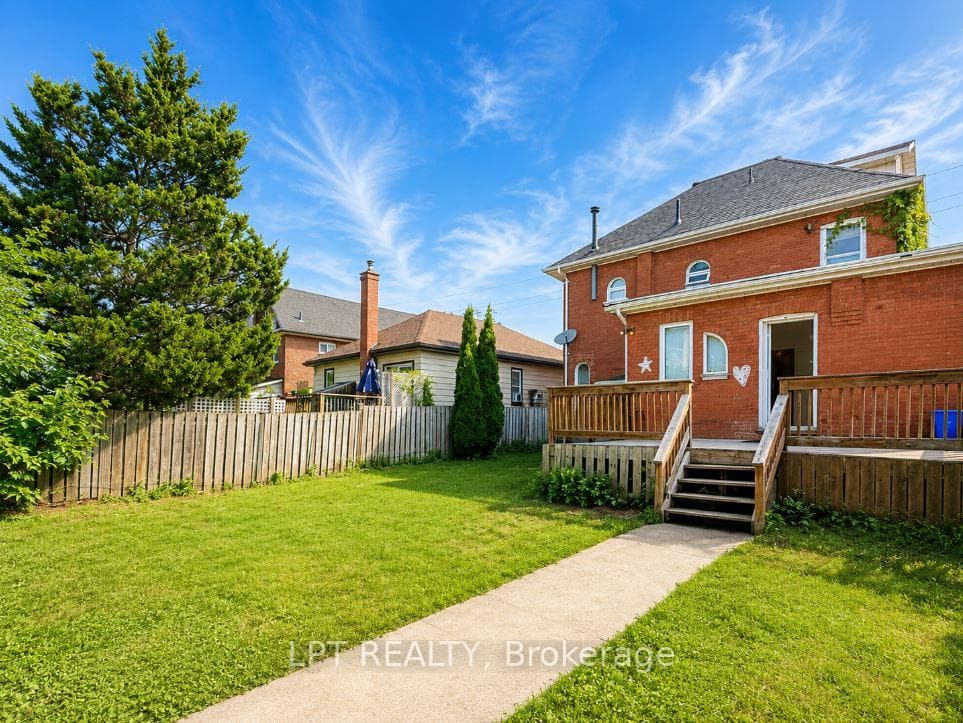 219 Erie Avenue photo 25