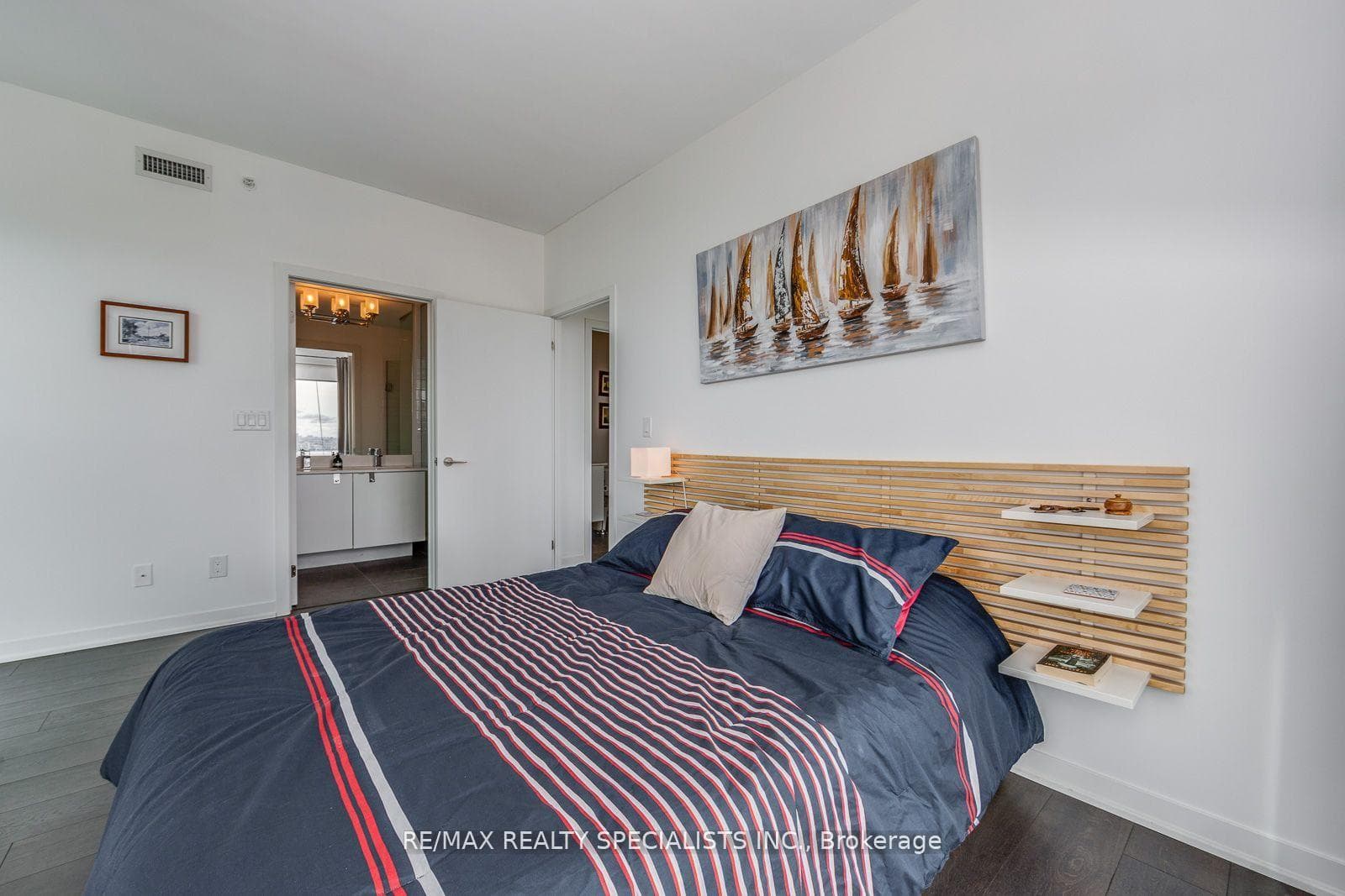 150 East Liberty Street Unit 3013 photo 17