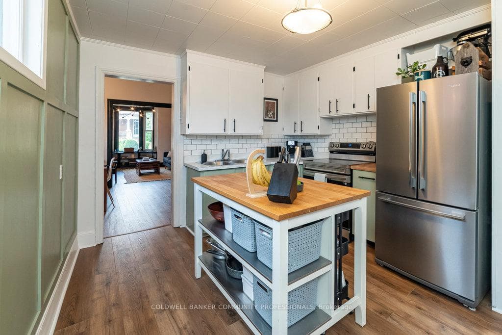 48 Emerald Street photo 18