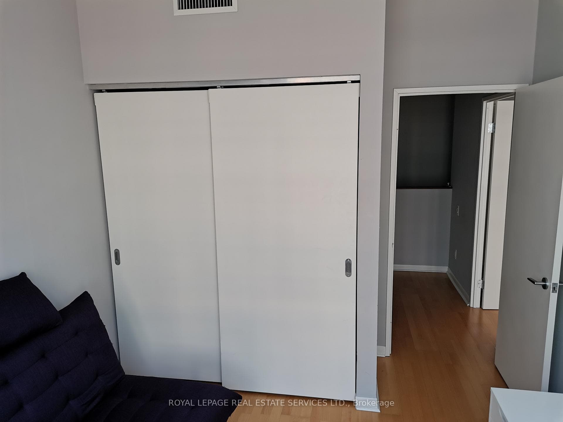 333 Adelaide Street Unit 1010 photo 9