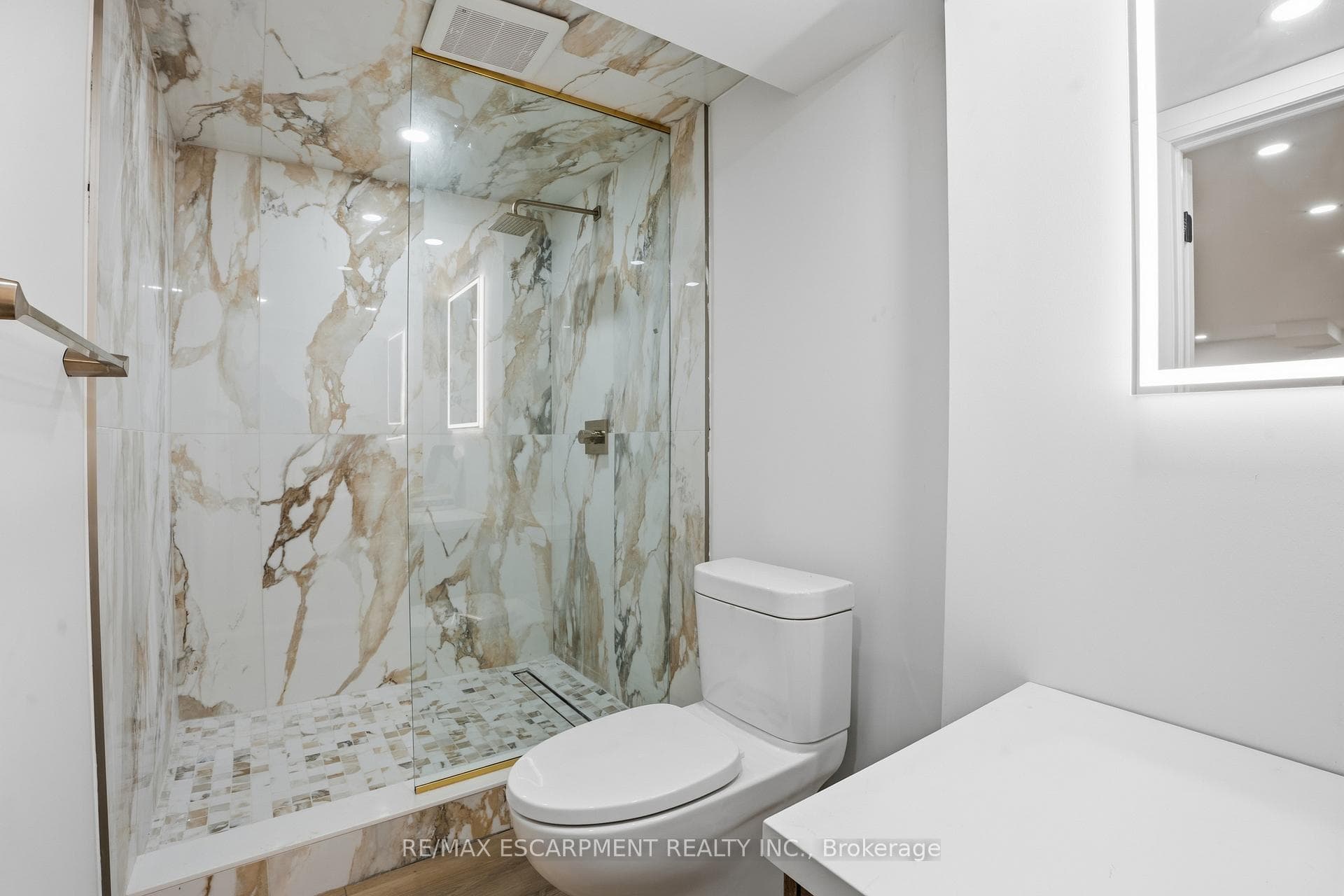 108 Greenshire Drive photo 34