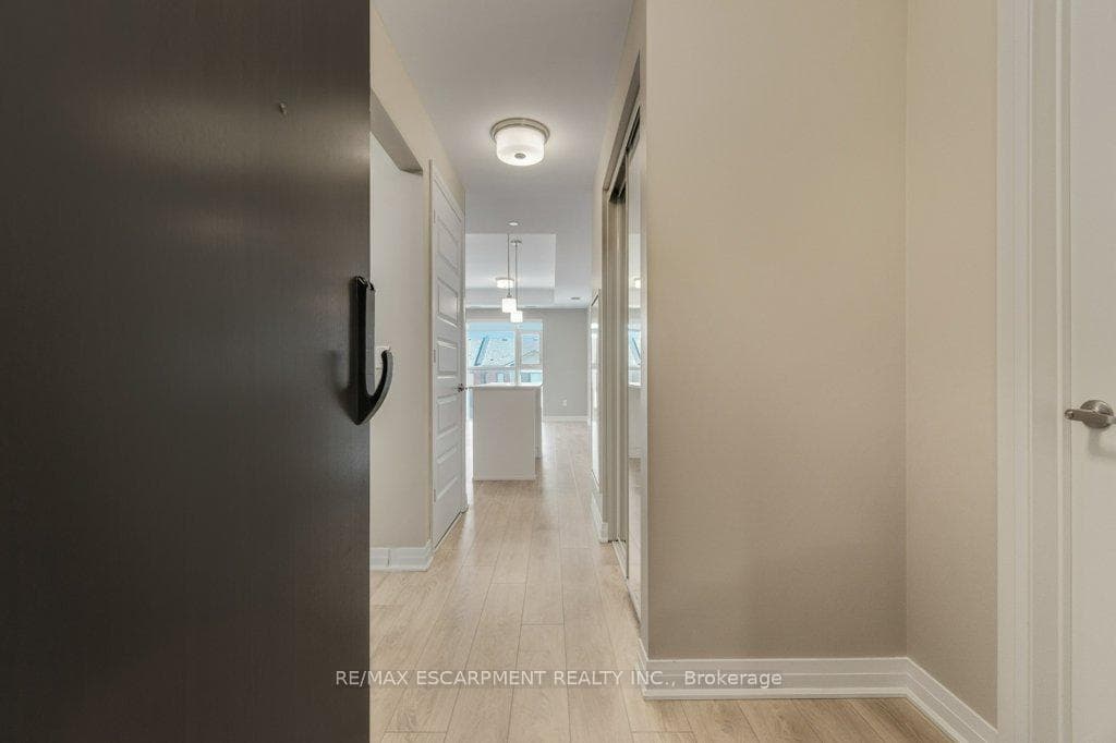 480 Gordon Krantz Avenue Unit 303 photo 7