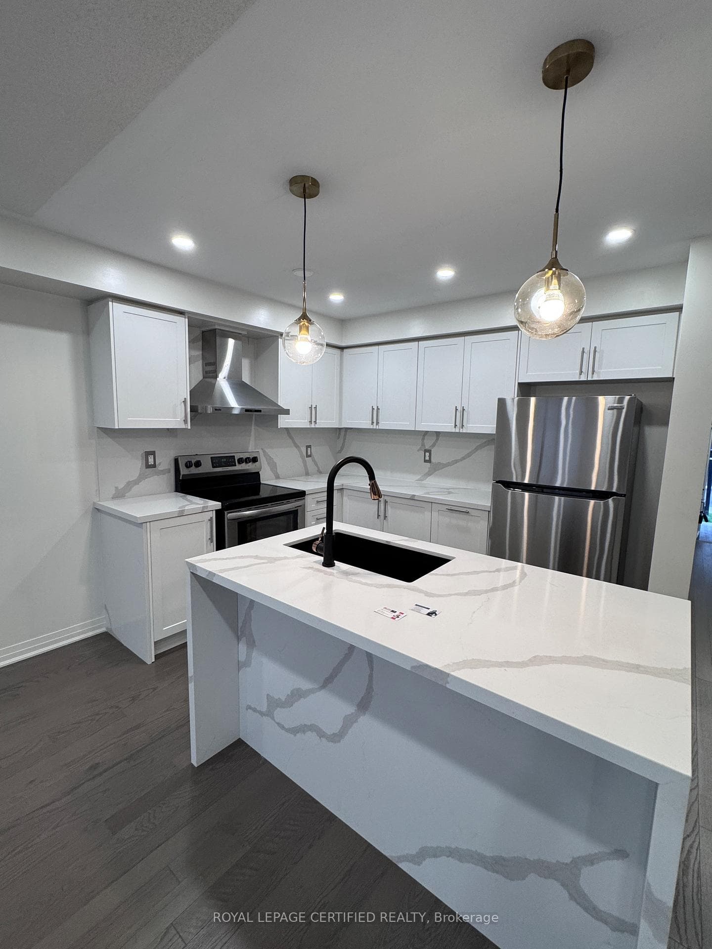 25 King George Way photo 8
