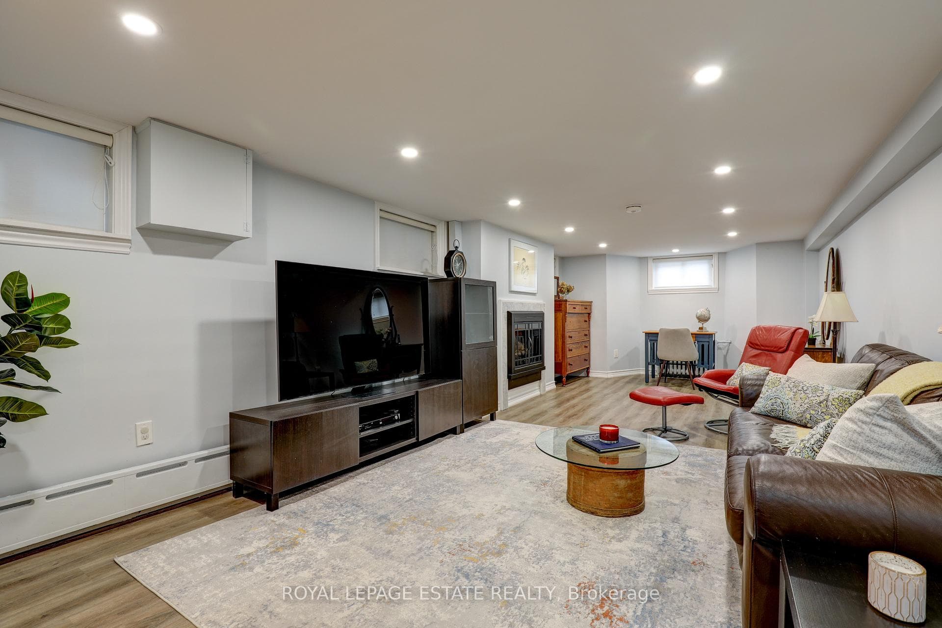 202 Bingham Avenue photo 19