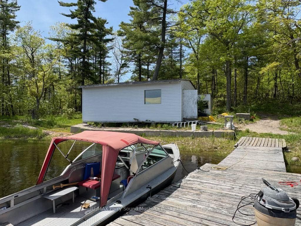 16 B55 Island N/A photo 43