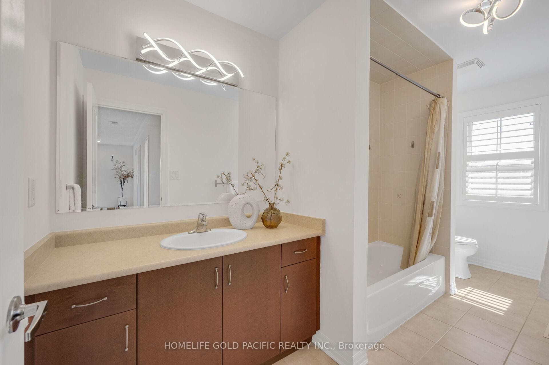 97 Montreal Circle photo 30