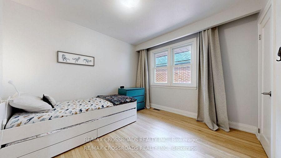 12A Delroy Drive photo 16