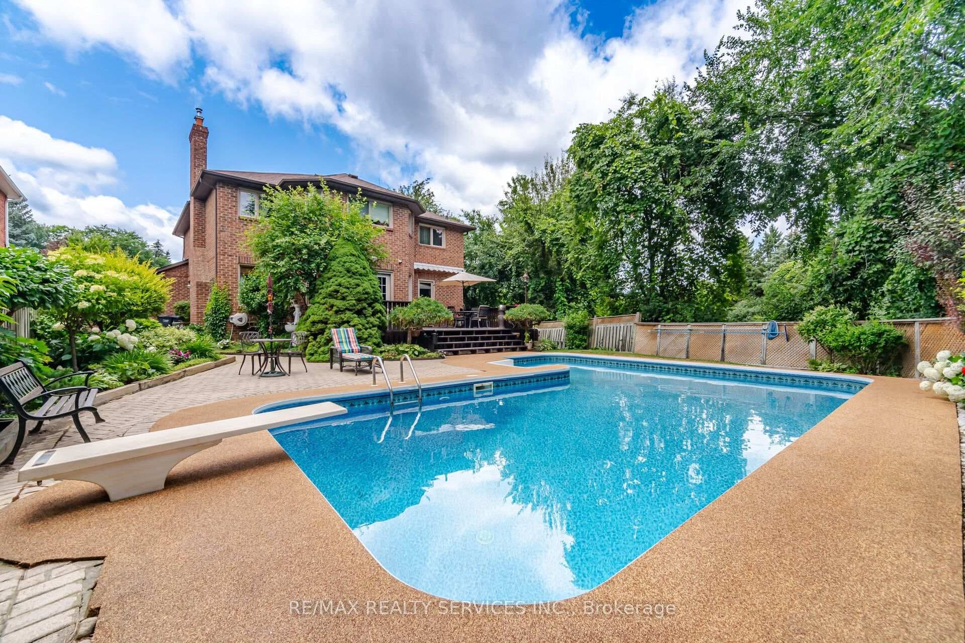 29 Christie Drive photo 50