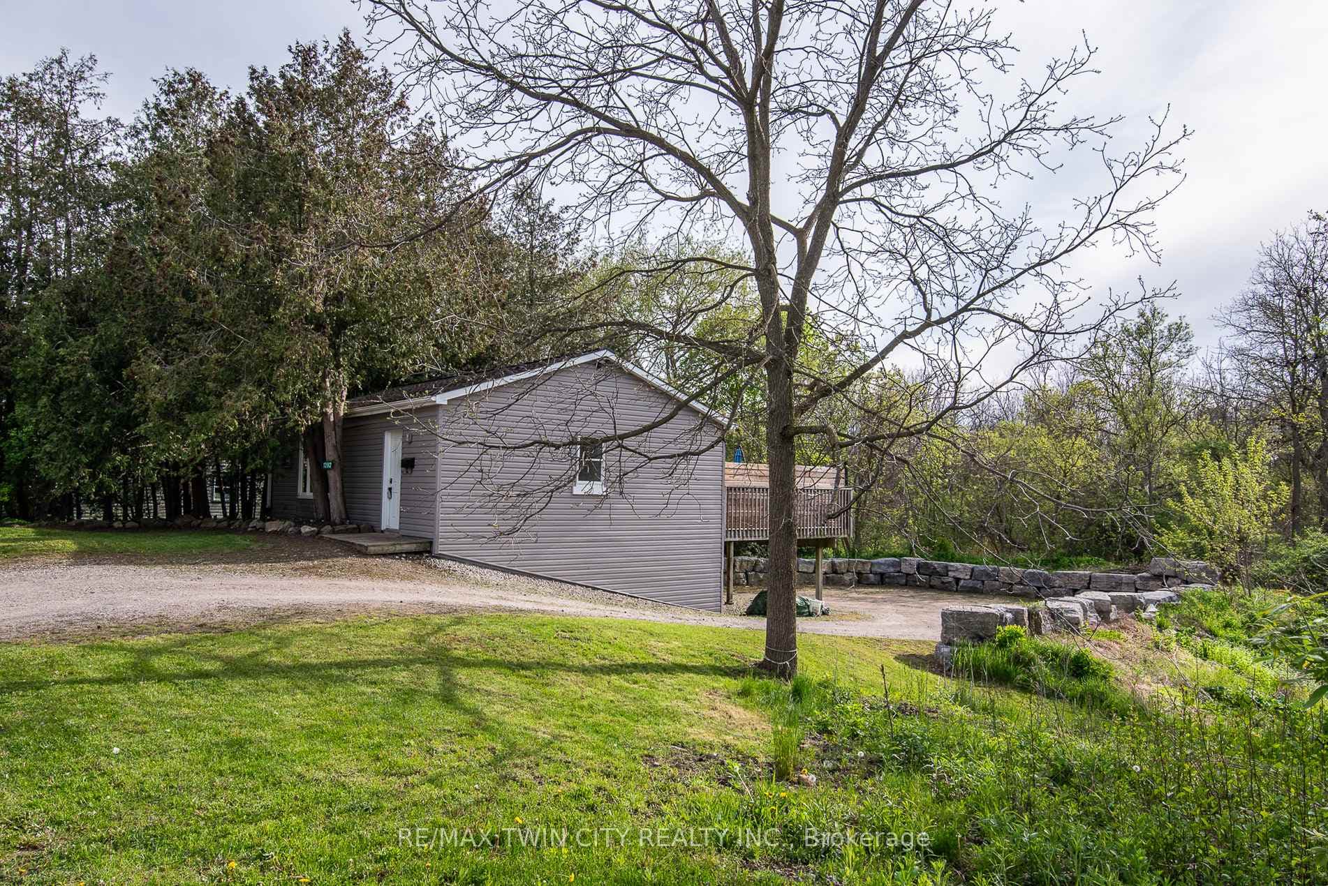 1292 Swan Street photo 2