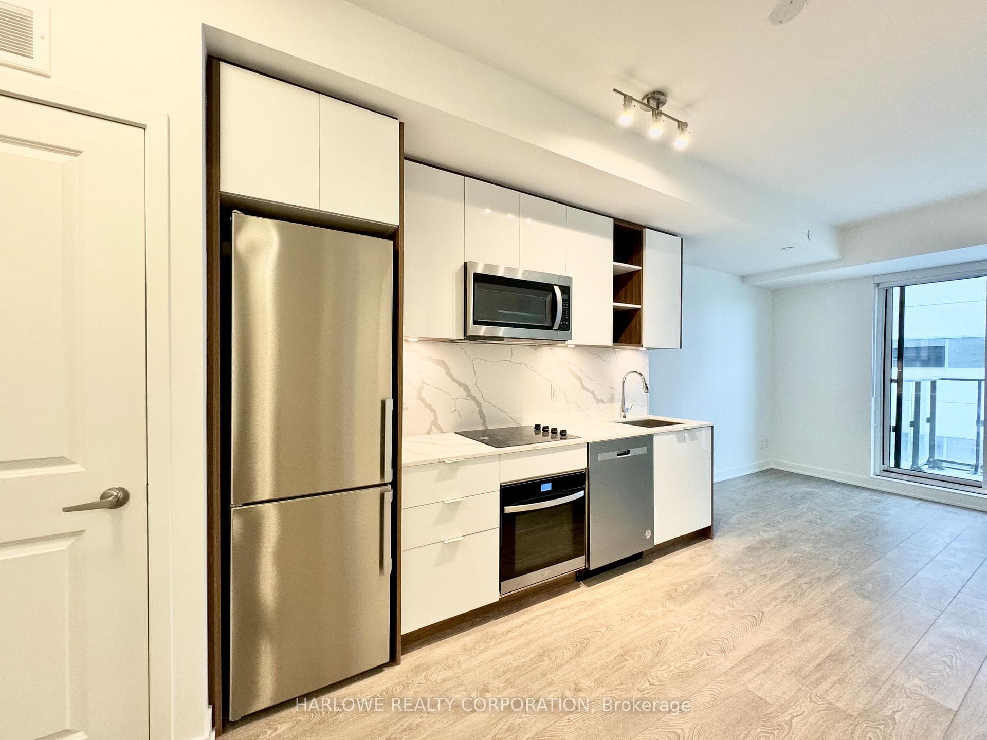 543 Richmond Street Unit 829 photo 1
