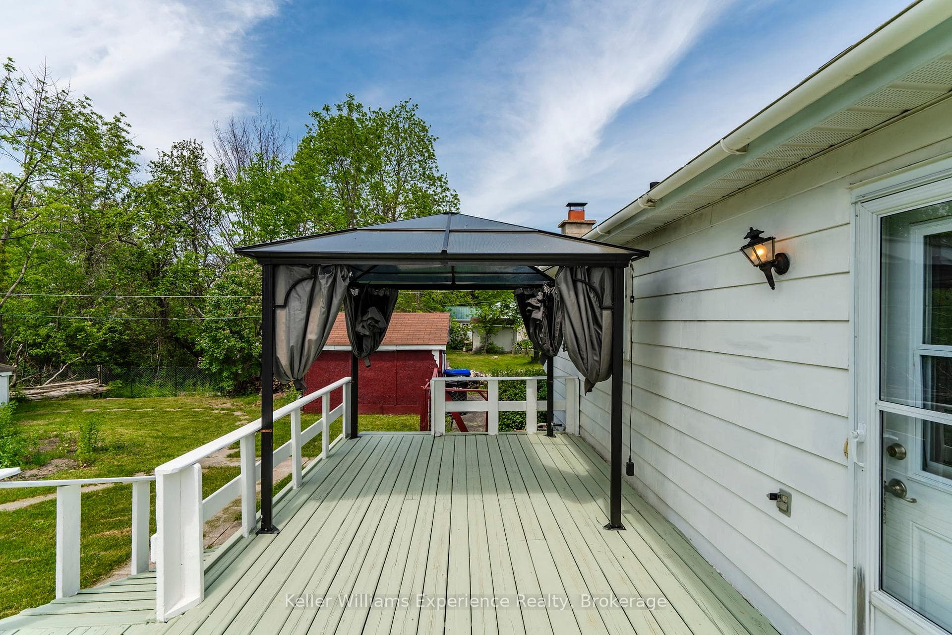 42 Easton Avenue photo 34
