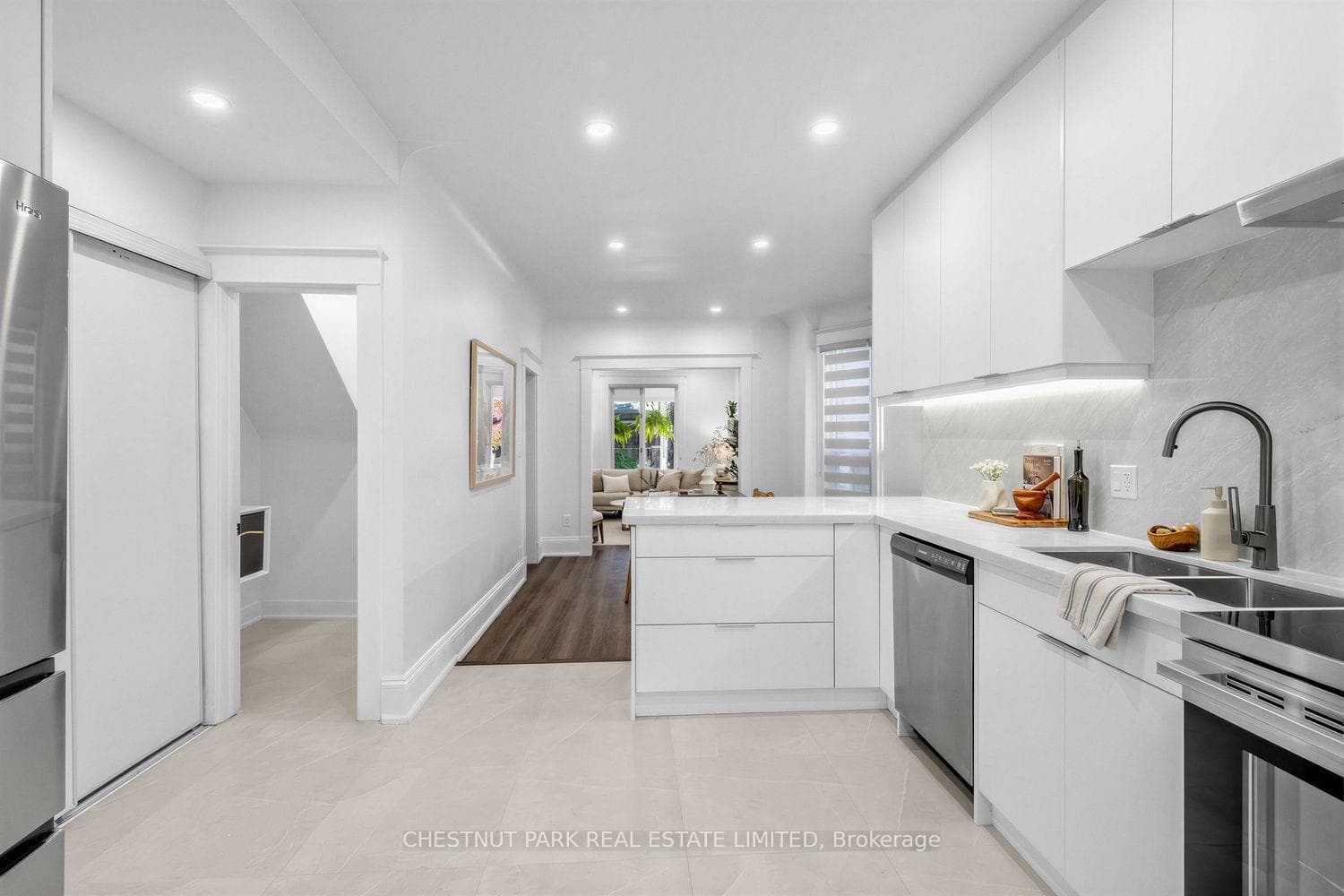 89 Dearbourne Avenue photo 16