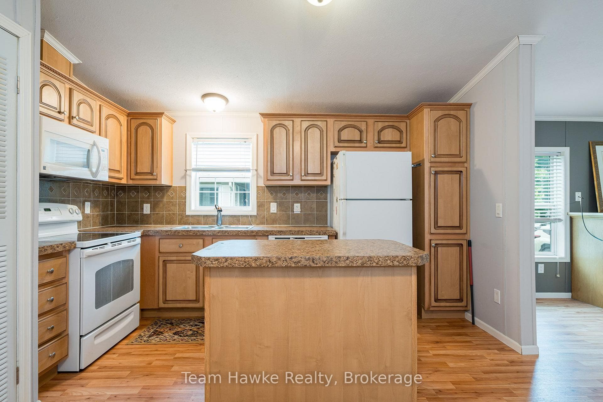 97 Georgian Glen Drive photo 8