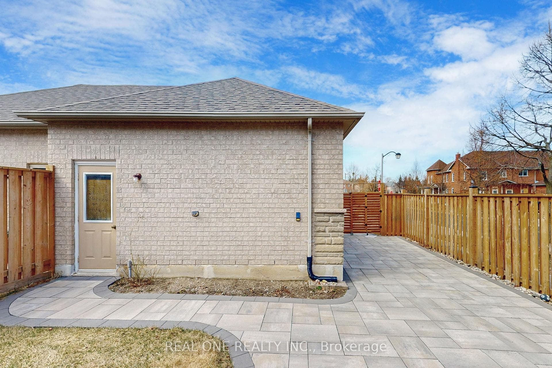 804 Caboto Trail photo 38