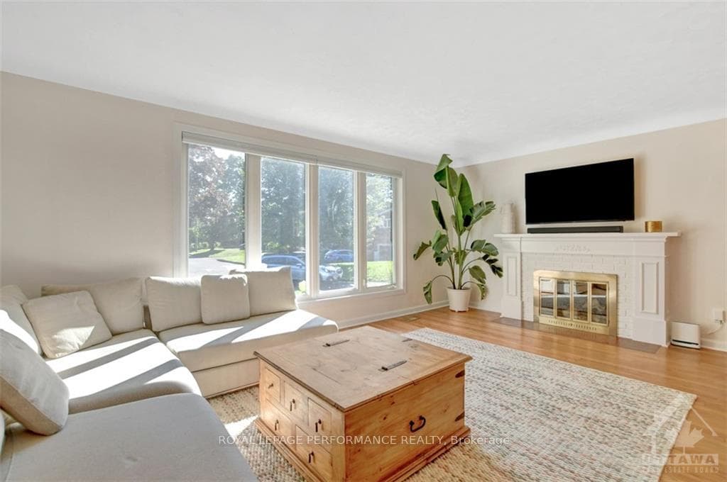 1268 SHERMAN Drive photo 3