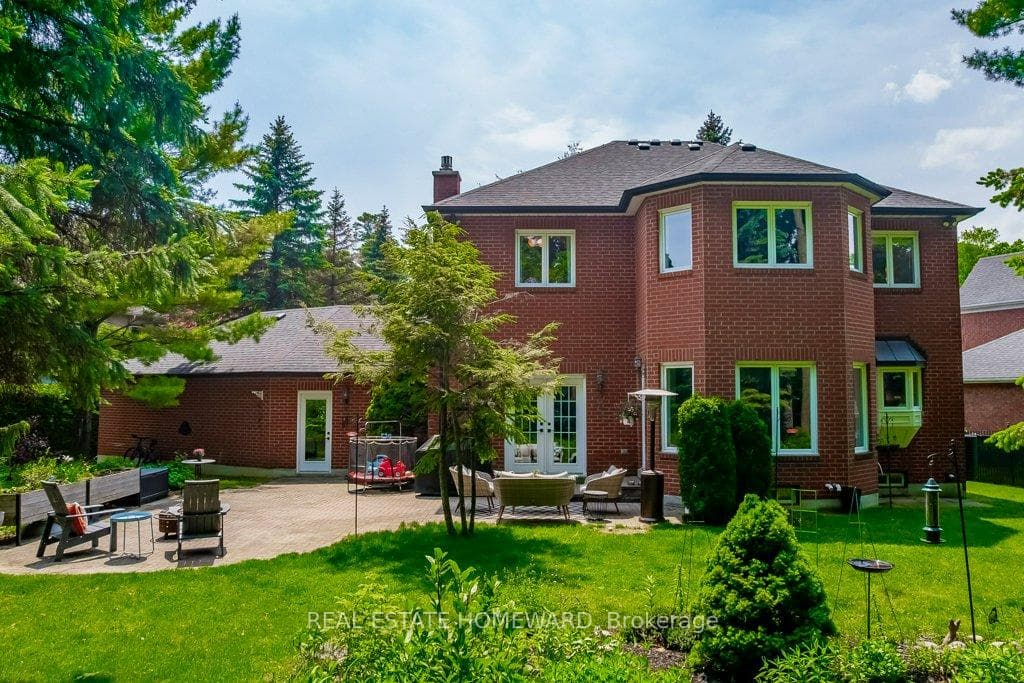 98 Woodview Drive photo 39