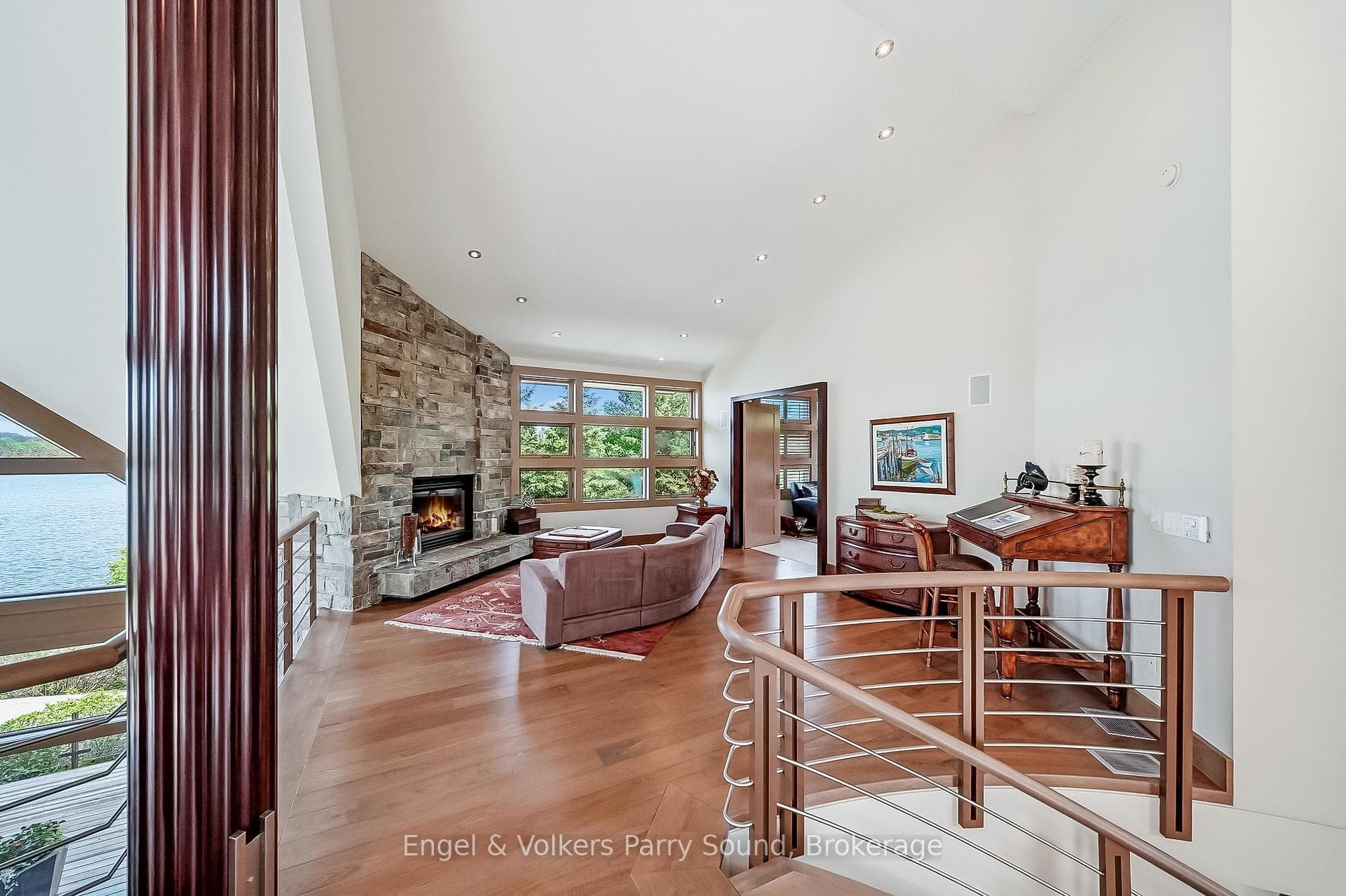 Fireplace Lounge