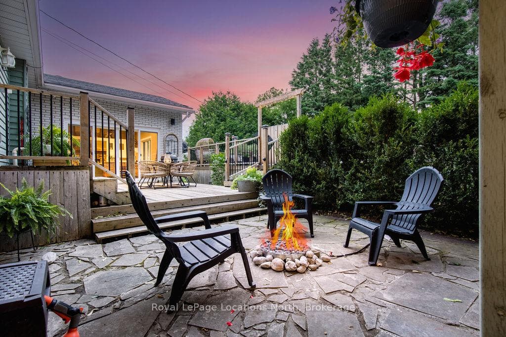 221 JANE Street photo 6